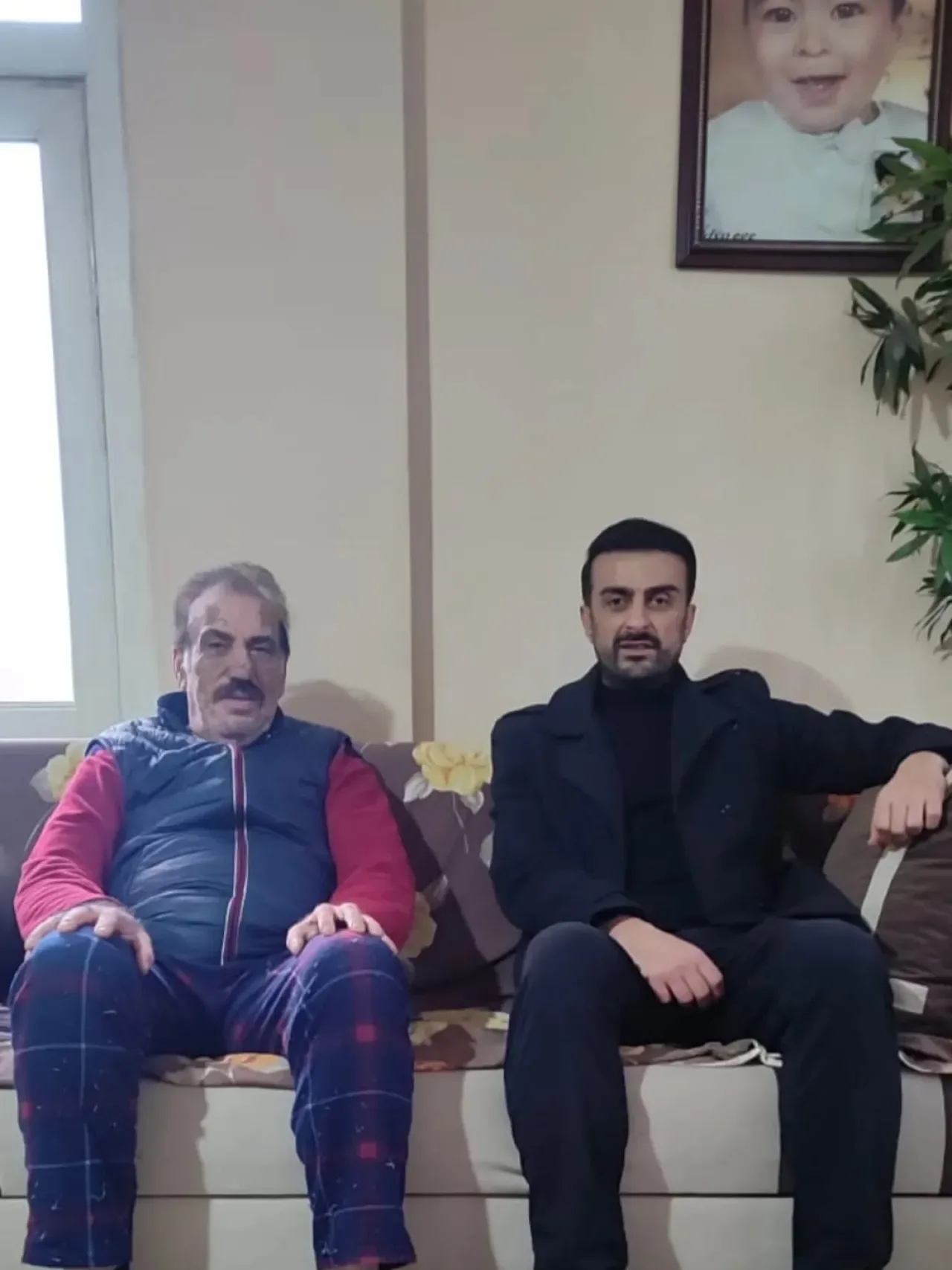 MHP Avcılar'dan Canpolat Ailesi'ne Bahçeli'nin Selamlarıyla Ziyaret MHP Avcılar'dan Canpolat Ailesi'ne Bahçeli'nin Selamlarıyla Ziyaret