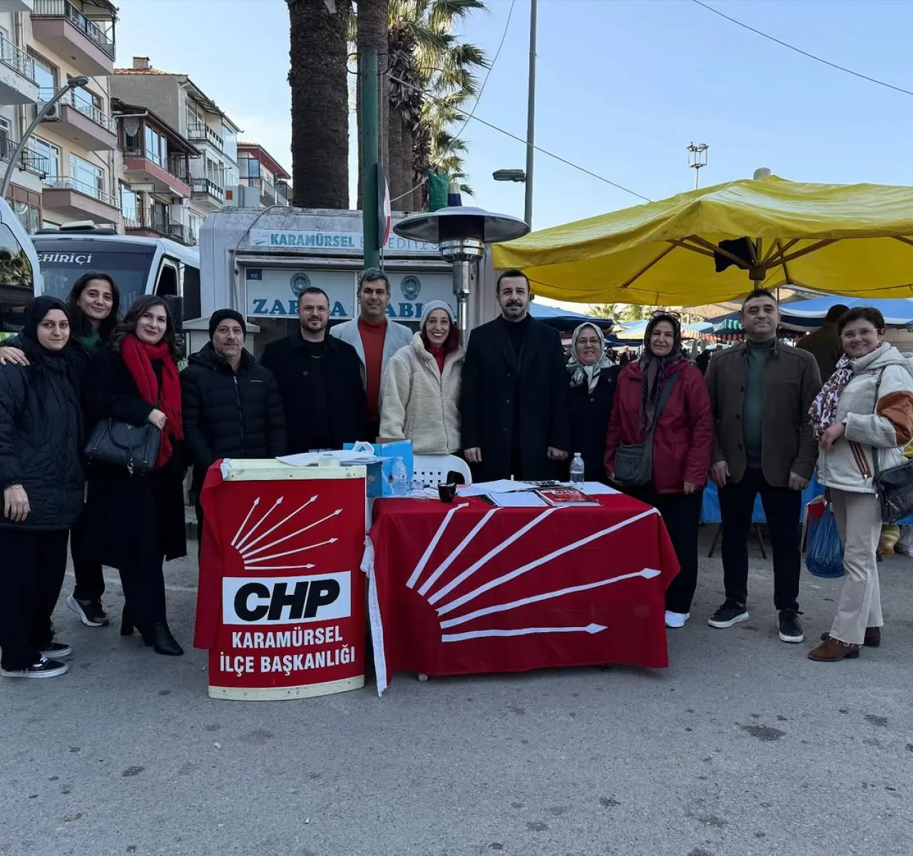 CHP Karamürsel'de Pazar Yerinde Vatandaşlarla Buluştu CHP Karamürsel'de Pazar Yerinde Vatandaşlarla Buluştu