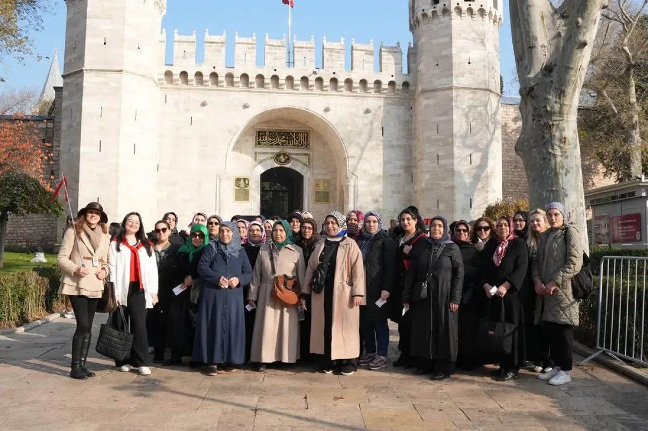 Çekmeköy Belediyesi'nden Kültür Gezileri: Komşular Tarihle Buluşuyor Çekmeköy Belediyesi'nden Kültür Gezileri: Komşular Tarihle Buluşuyor