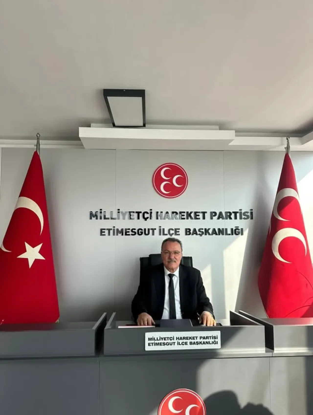 MHP Etimesgut İlçe Başkanlığı'ndan Vatandaşa Açık Kapı ve Sıcak Çay Daveti MHP Etimesgut İlçe Başkanlığı'ndan Vatandaşa Açık Kapı ve Sıcak Çay Daveti