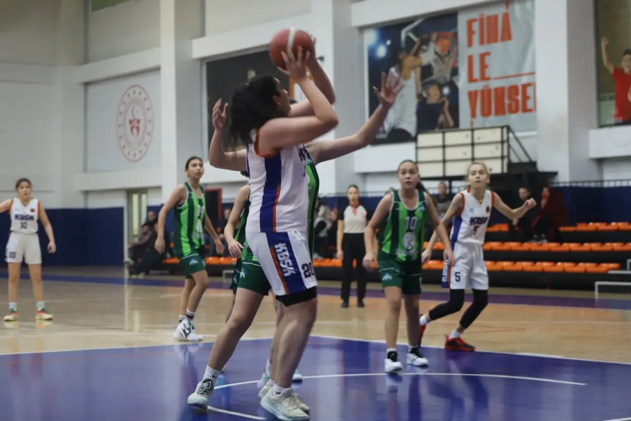 Konya'da U16 Kız Basketbol Ligi Heyecanı Başladı Konya'da U16 Kız Basketbol Ligi Heyecanı Başladı