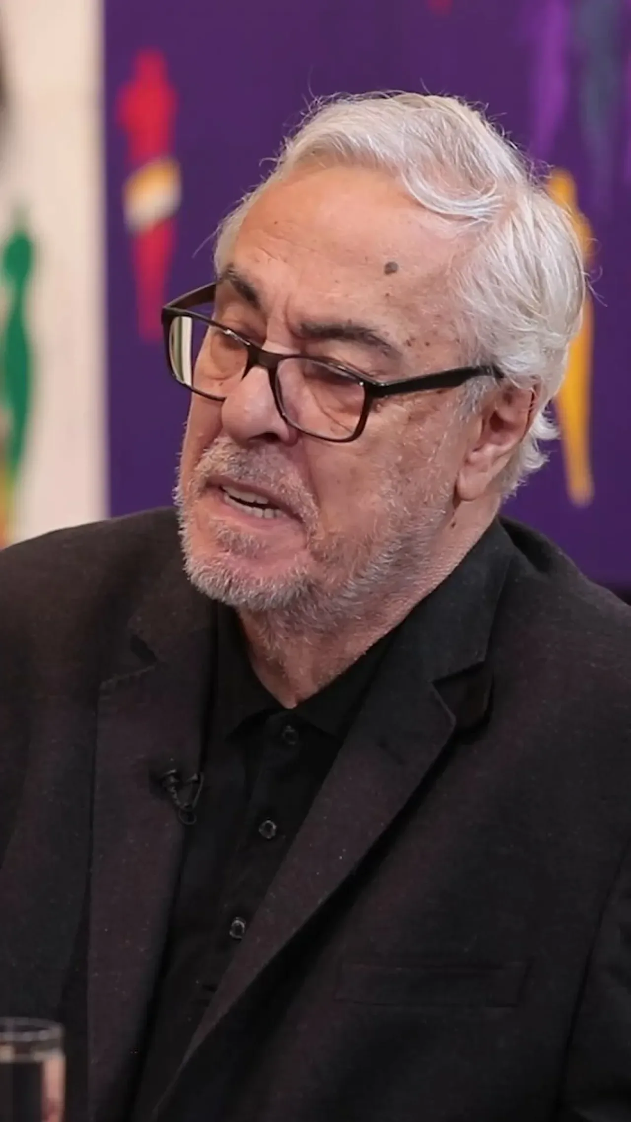 Rutkay Aziz, "Yolcu" Oyununu Anlatıyor Rutkay Aziz, "Yolcu" Oyununu Anlatıyor