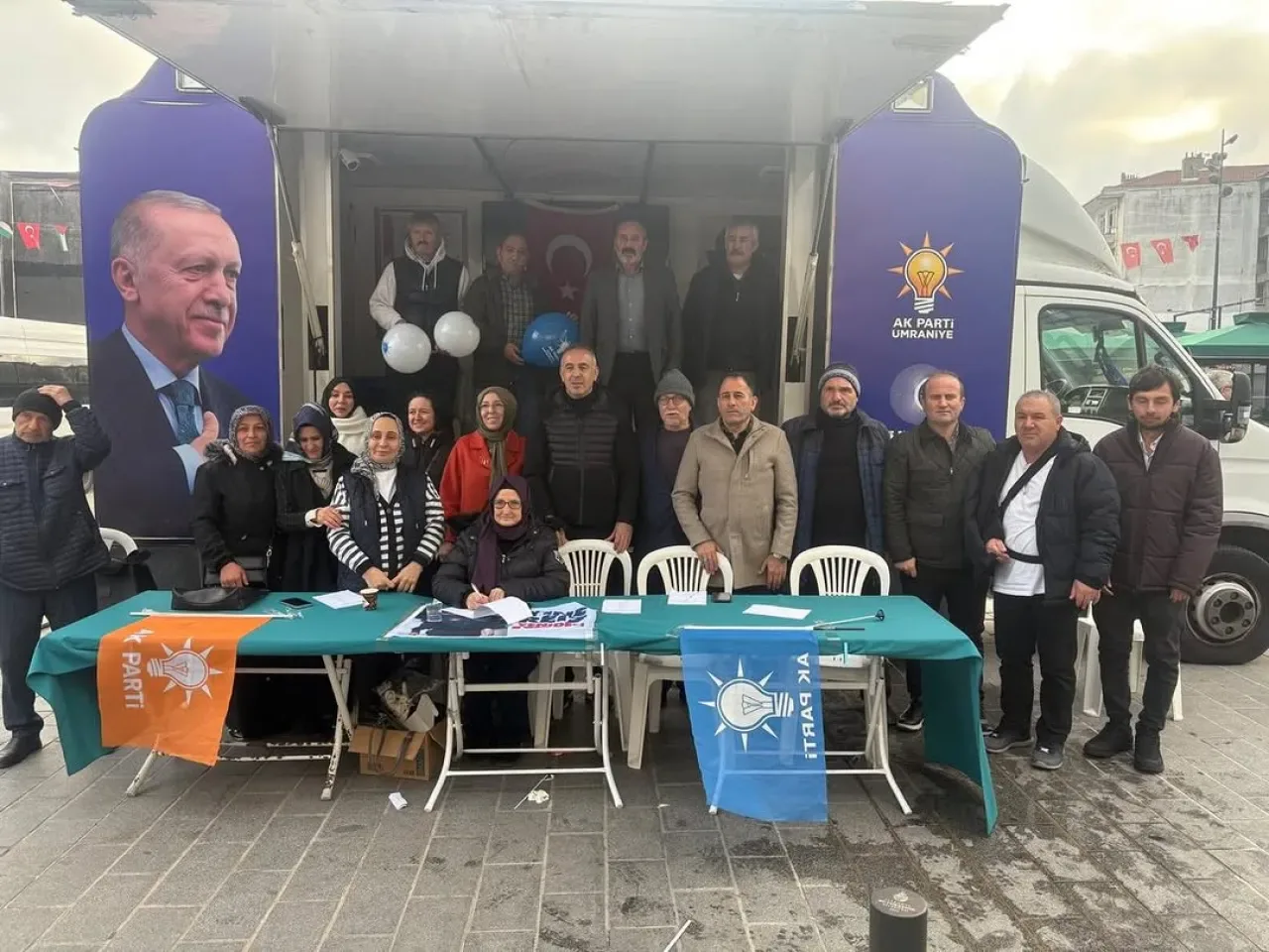 AK Parti Ümraniye Teşkilatı Yamanevler Mahallesi'nde Vatandaşlarla Buluştu AK Parti Ümraniye Teşkilatı Yamanevler Mahallesi'nde Vatandaşlarla Buluştu