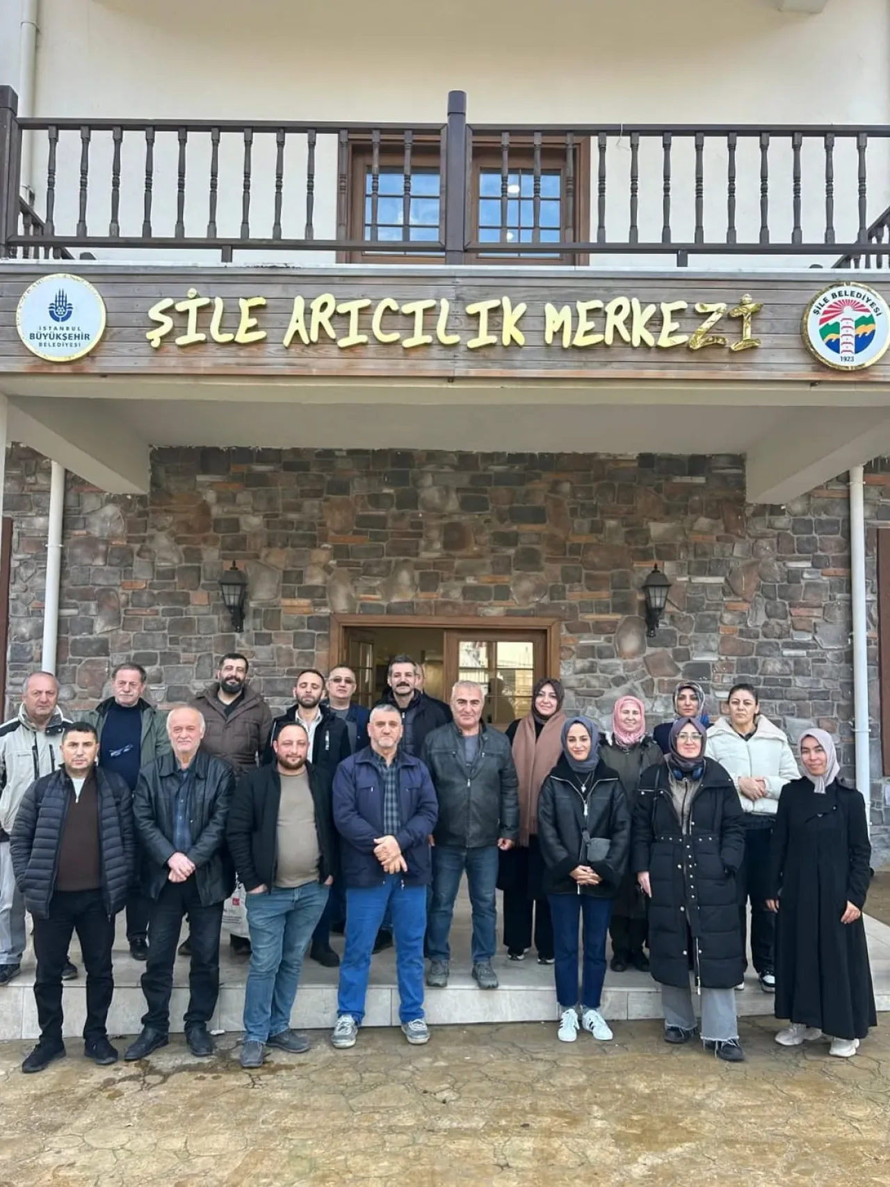 Pendik Halk Eğitimi Merkezi'nden Arıcılık Kursiyerlerine Uygulamalı Eğitim Pendik Halk Eğitimi Merkezi'nden Arıcılık Kursiyerlerine Uygulamalı Eğitim
