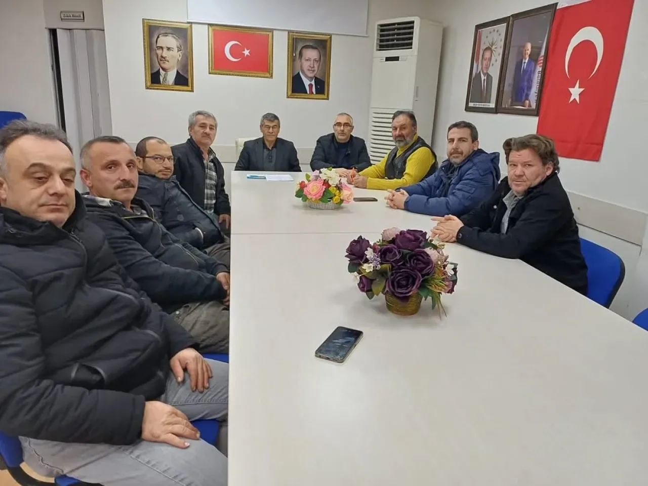 AK Parti Ümraniye Mahalle Toplantıları ile Vatandaşla İstişareyi Sürdürüyor AK Parti Ümraniye Mahalle Toplantıları ile Vatandaşla İstişareyi Sürdürüyor