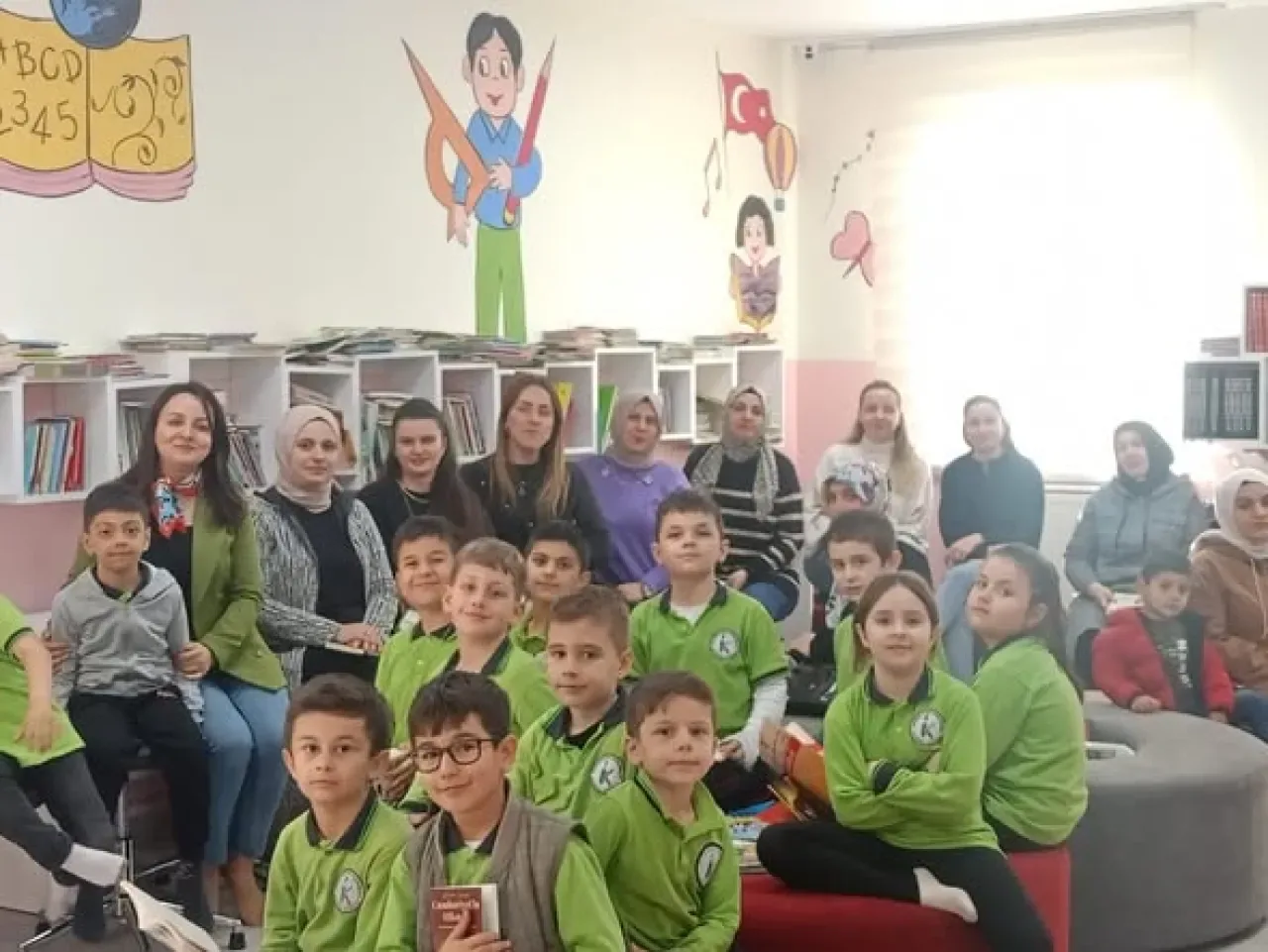 Başakşehir'de Aile Yılı Etkinliği: Kitap Okuma Atölyesi Düzenlendi Başakşehir'de Aile Yılı Etkinliği: Kitap Okuma Atölyesi Düzenlendi