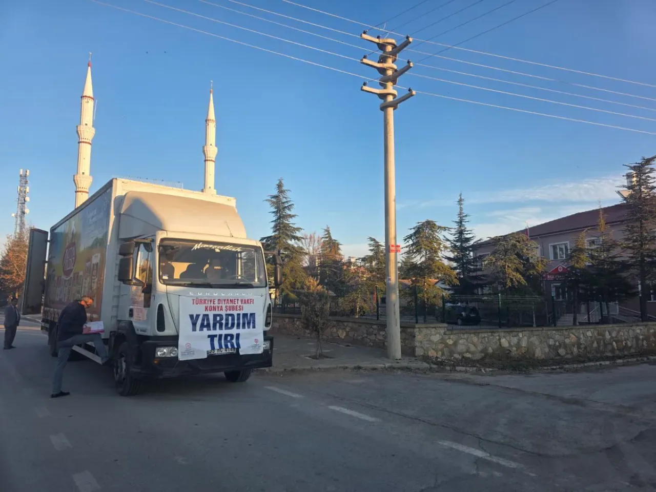 Konya'da İhtiyaç Sahibi Ailelere Düzenli Yardım Ulaştırılıyor Konya'da İhtiyaç Sahibi Ailelere Düzenli Yardım Ulaştırılıyor