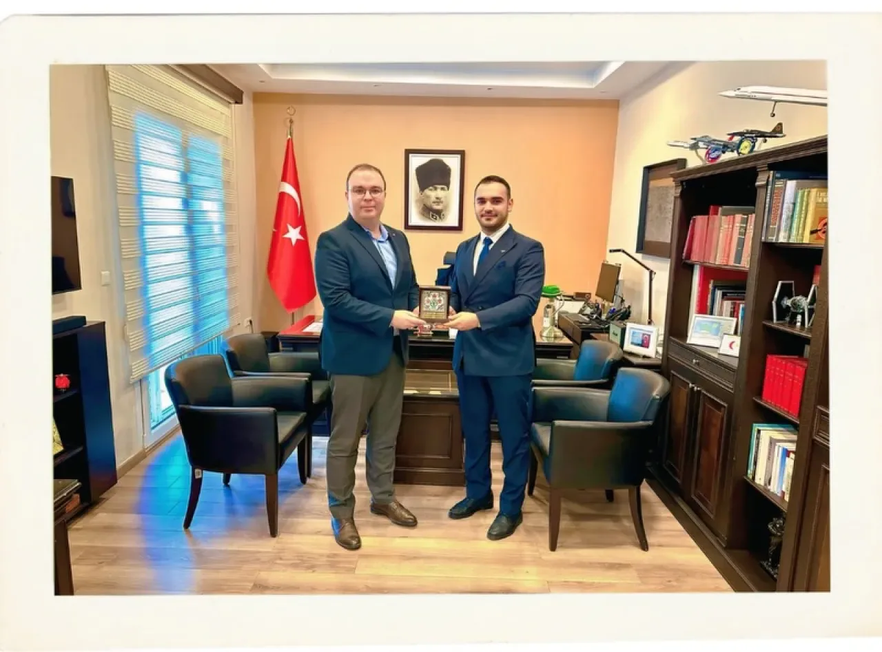 İzmir Ekonomi Üniversitesi Batı Trakya'da İş Birliği Köprülerini Güçlendiriyor İzmir Ekonomi Üniversitesi Batı Trakya'da İş Birliği Köprülerini Güçlendiriyor