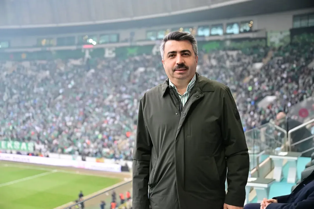 Bursa Yıldırım Belediye Başkanı Oktay Yılmaz'dan Bursaspor'a Duygusal Destek Bursa Yıldırım Belediye Başkanı Oktay Yılmaz'dan Bursaspor'a Duygusal Destek