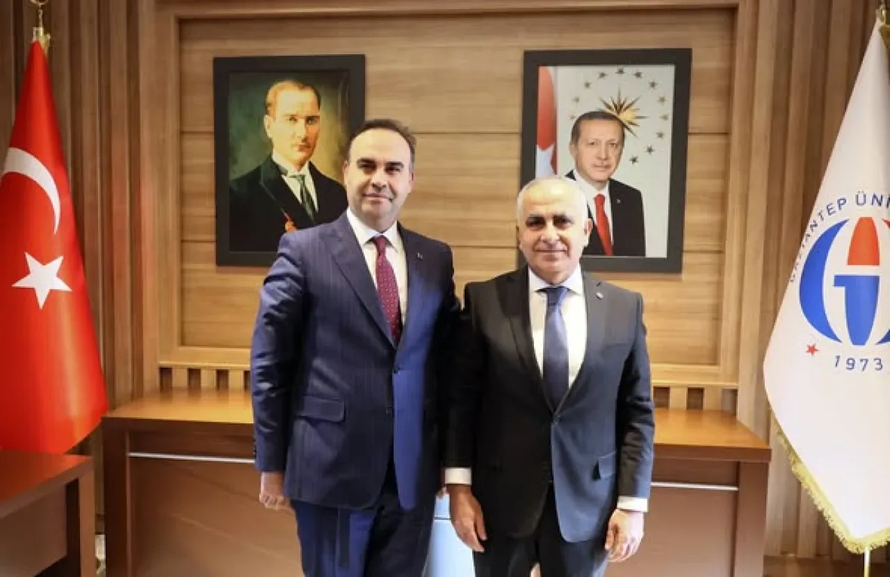 Sanayi ve Teknoloji Bakanı Kacır, Gaziantep Üniversitesi'ni Ziyaret Etti Sanayi ve Teknoloji Bakanı Kacır, Gaziantep Üniversitesi'ni Ziyaret Etti