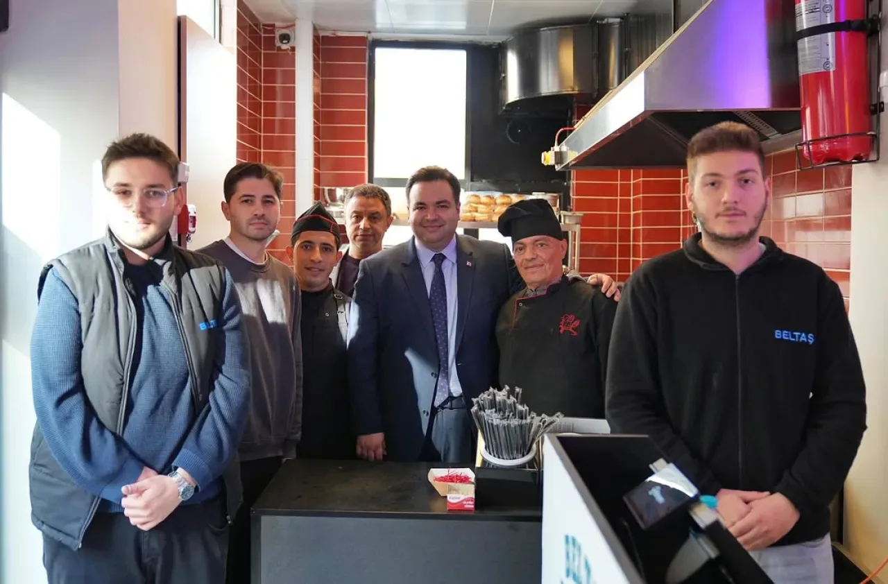 Beşiktaş'ta Öğrenciler İçin Yeni Sosyal Alan: Beltaş Burger Açılıyor Beşiktaş'ta Öğrenciler İçin Yeni Sosyal Alan: Beltaş Burger Açılıyor