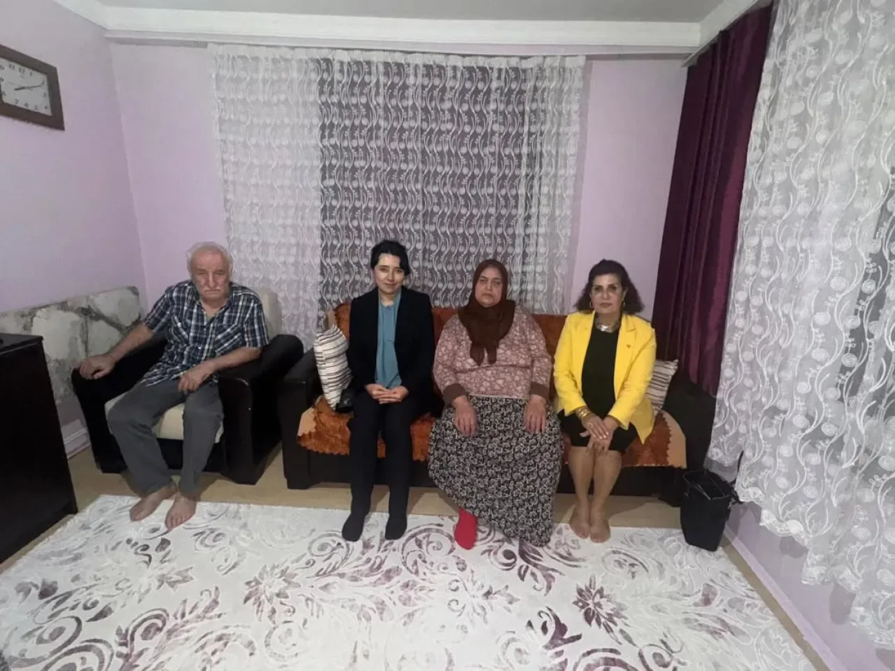MHP Maltepe, Başıbüyük Mahallesi'nde Vatandaş Ziyareti Gerçekleştirdi MHP Maltepe, Başıbüyük Mahallesi'nde Vatandaş Ziyareti Gerçekleştirdi