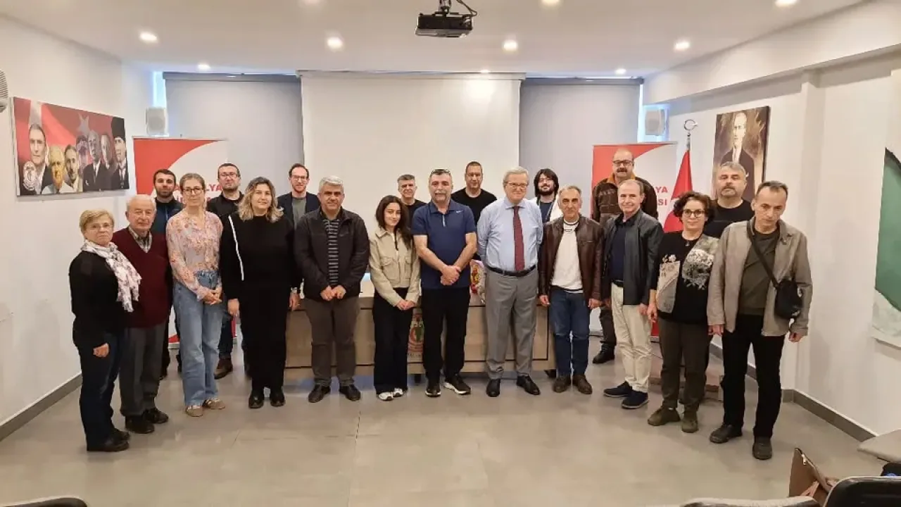 Antalya'da Böbrek Hastalıkları Konusunda Hekimlere Yönelik Önemli Eğitim Düzenlendi Antalya'da Böbrek Hastalıkları Konusunda Hekimlere Yönelik Önemli Eğitim Düzenlendi