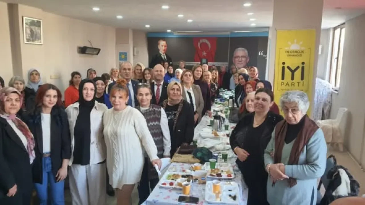 İYİ Parti Bursa Kadın Kolları Orhangazi'de Tanışma Programında Buluştu İYİ Parti Bursa Kadın Kolları Orhangazi'de Tanışma Programında Buluştu