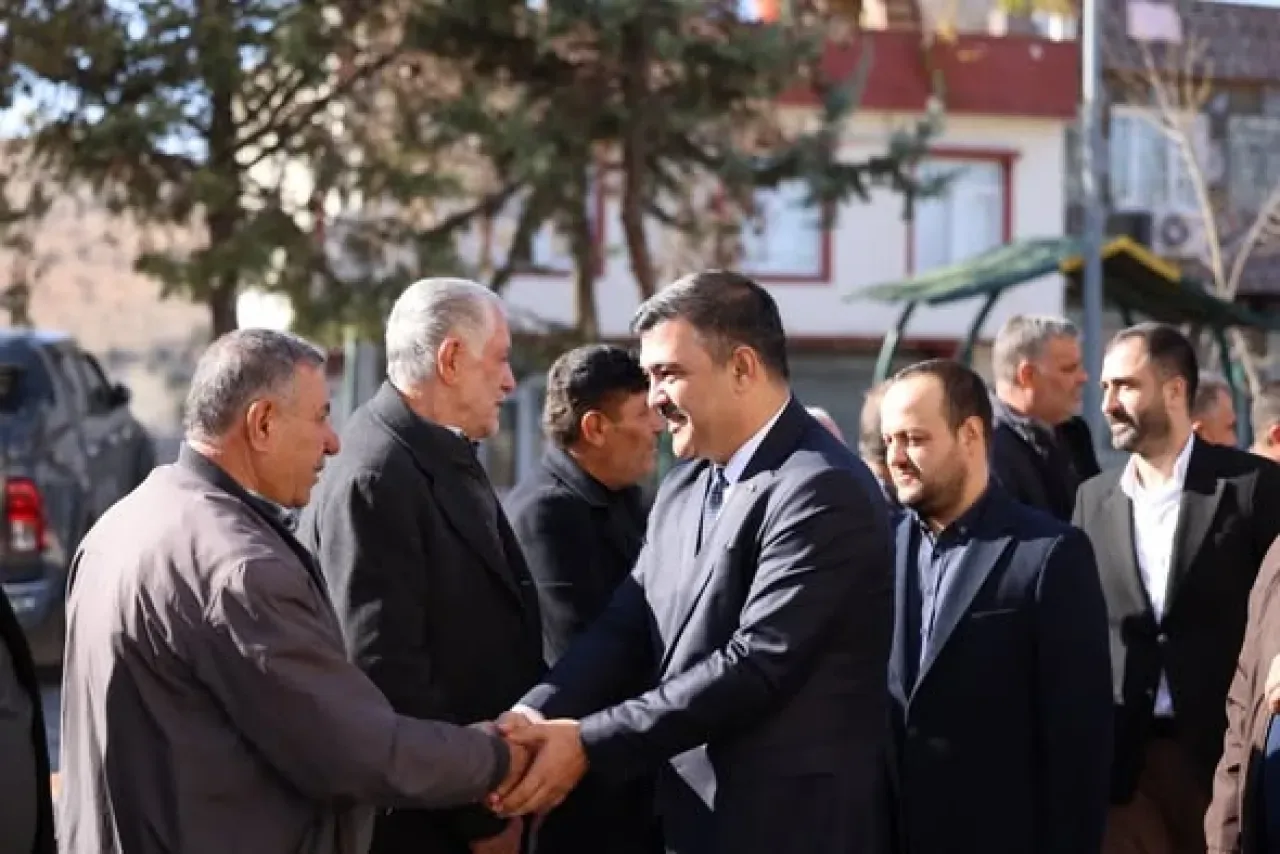 AK Parti Şahinbey'de Mahalle Toplantısı: Bölge İstişaresi ve Planlamalar Masaya Yatırıldı AK Parti Şahinbey'de Mahalle Toplantısı: Bölge İstişaresi ve Planlamalar Masaya Yatırıldı