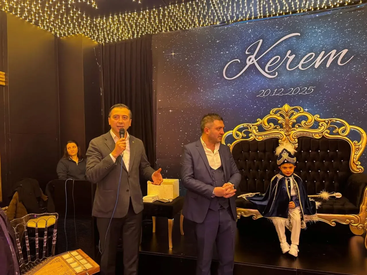 AK Parti Şişli İlçe Başkanı Serkan Polat, Sünnet Düğününde Halkla Buluştu AK Parti Şişli İlçe Başkanı Serkan Polat, Sünnet Düğününde Halkla Buluştu