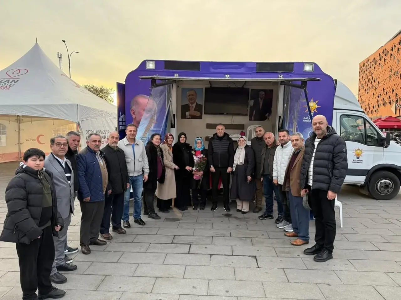 AK Parti Ümraniye İlçe Teşkilatı, Vatandaşlarla Buluştu AK Parti Ümraniye İlçe Teşkilatı, Vatandaşlarla Buluştu