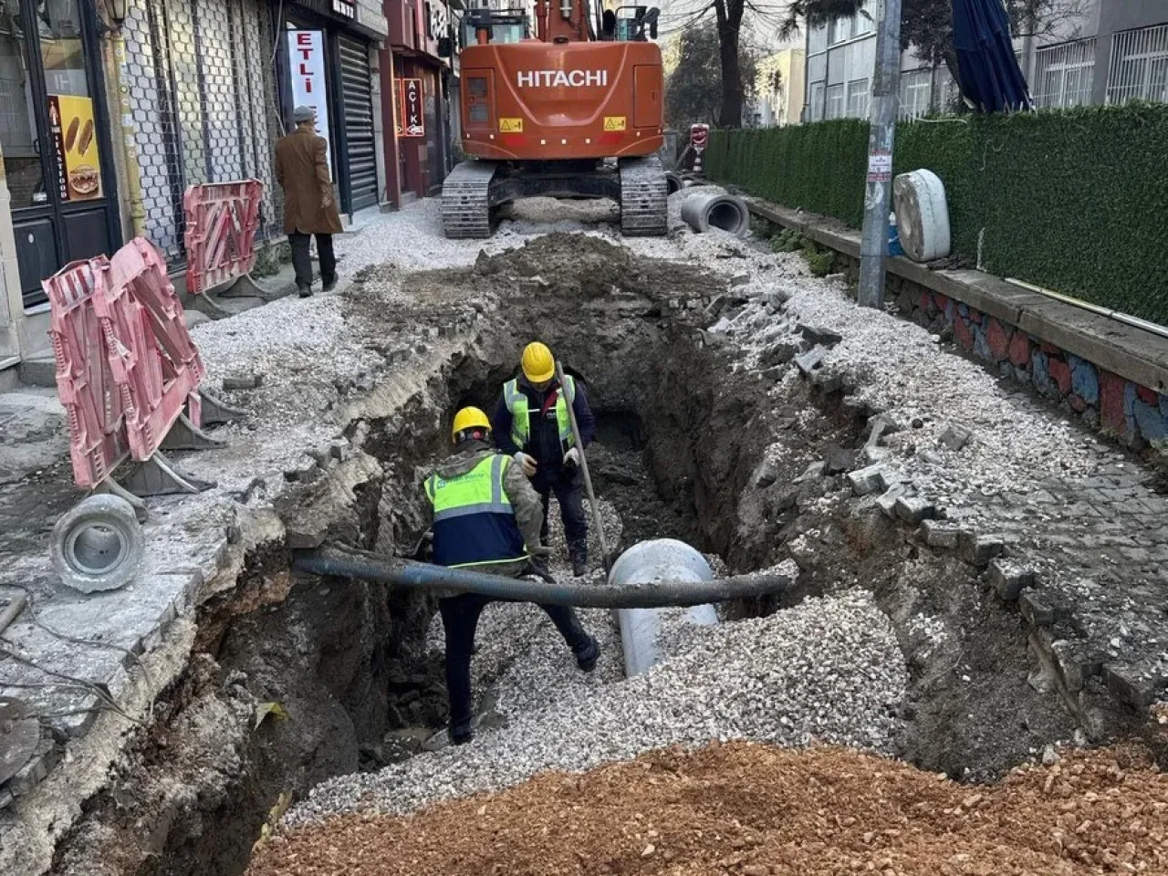 BUSKİ, Bursa'nın Altyapısını Güçlendirmek İçin Sahada BUSKİ, Bursa'nın Altyapısını Güçlendirmek İçin Sahada