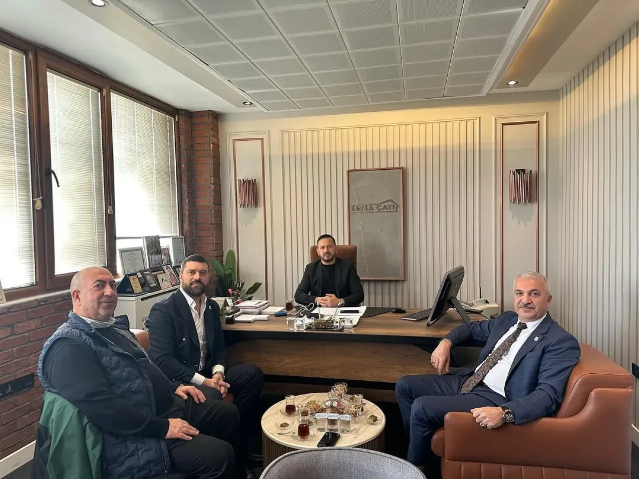 Gebze Ticaret Odası Başkanı Abdurrahman Aslantaş, Ünsa Çatı'yı Ziyaret Etti Gebze Ticaret Odası Başkanı Abdurrahman Aslantaş, Ünsa Çatı'yı Ziyaret Etti