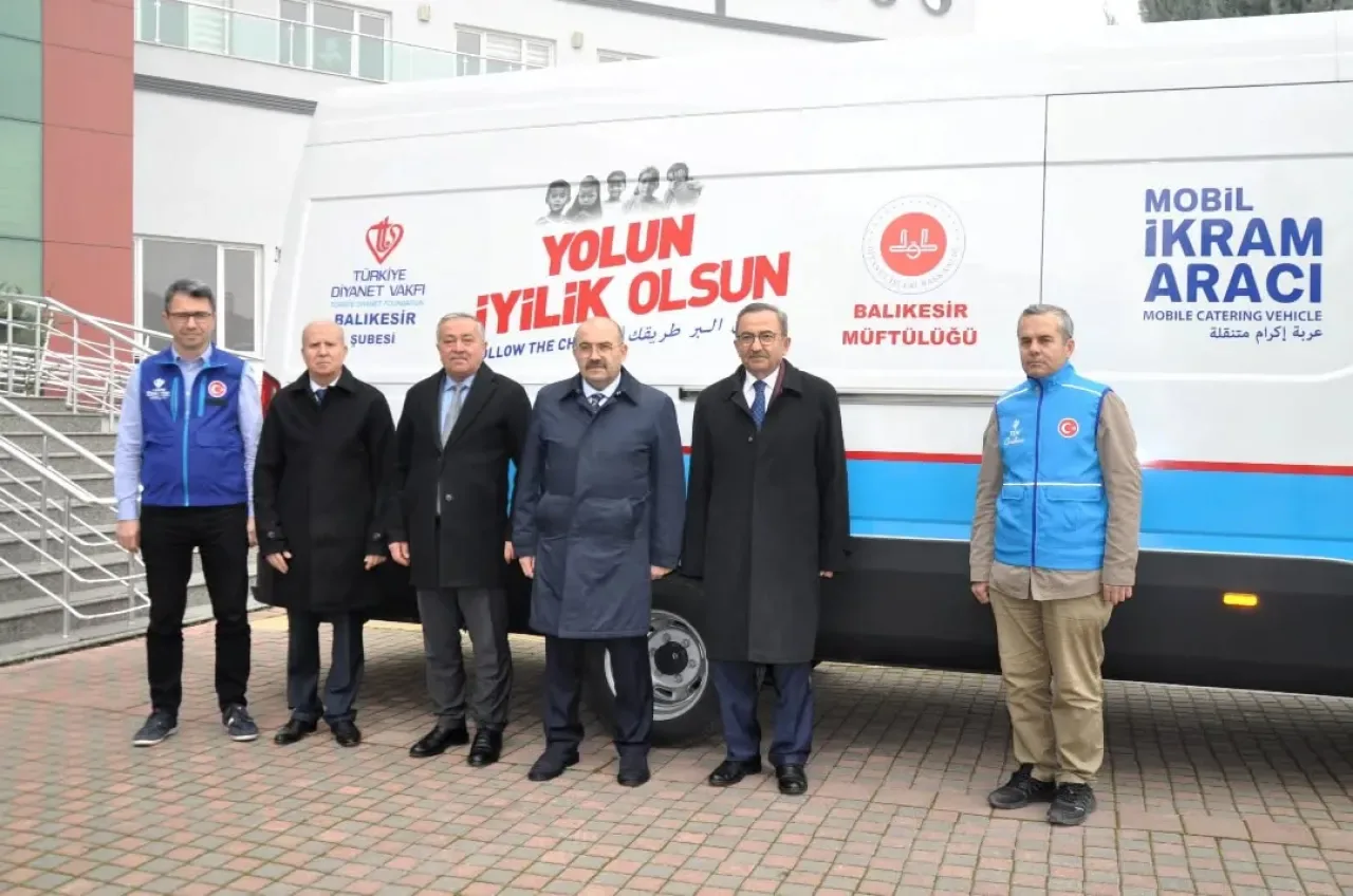 Balıkesir'e Mobil İkram Aracı Hizmete Girdi Balıkesir'e Mobil İkram Aracı Hizmete Girdi