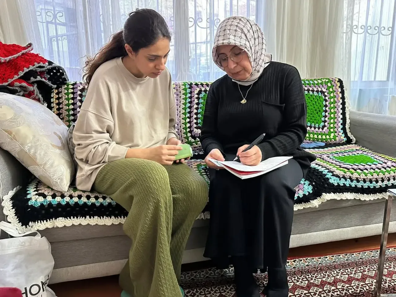 AK Parti Şişli'de Mahalle Ziyaretleriyle Teşkilatını Güçlendiriyor AK Parti Şişli'de Mahalle Ziyaretleriyle Teşkilatını Güçlendiriyor