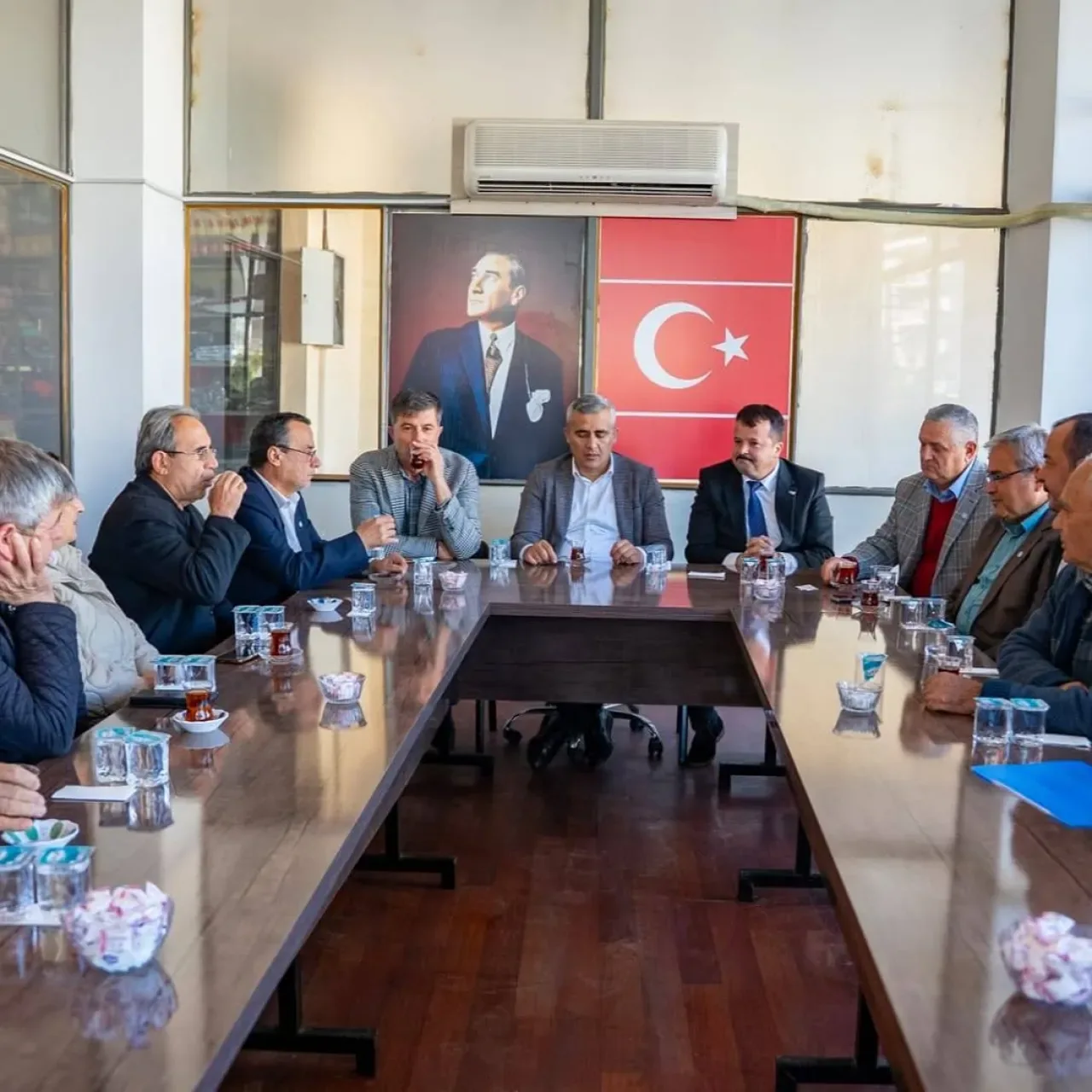 İYİ Parti Gazipaşa İlçe Başkanı Muhtarlarla Dayanışma Mesajı Verdi İYİ Parti Gazipaşa İlçe Başkanı Muhtarlarla Dayanışma Mesajı Verdi
