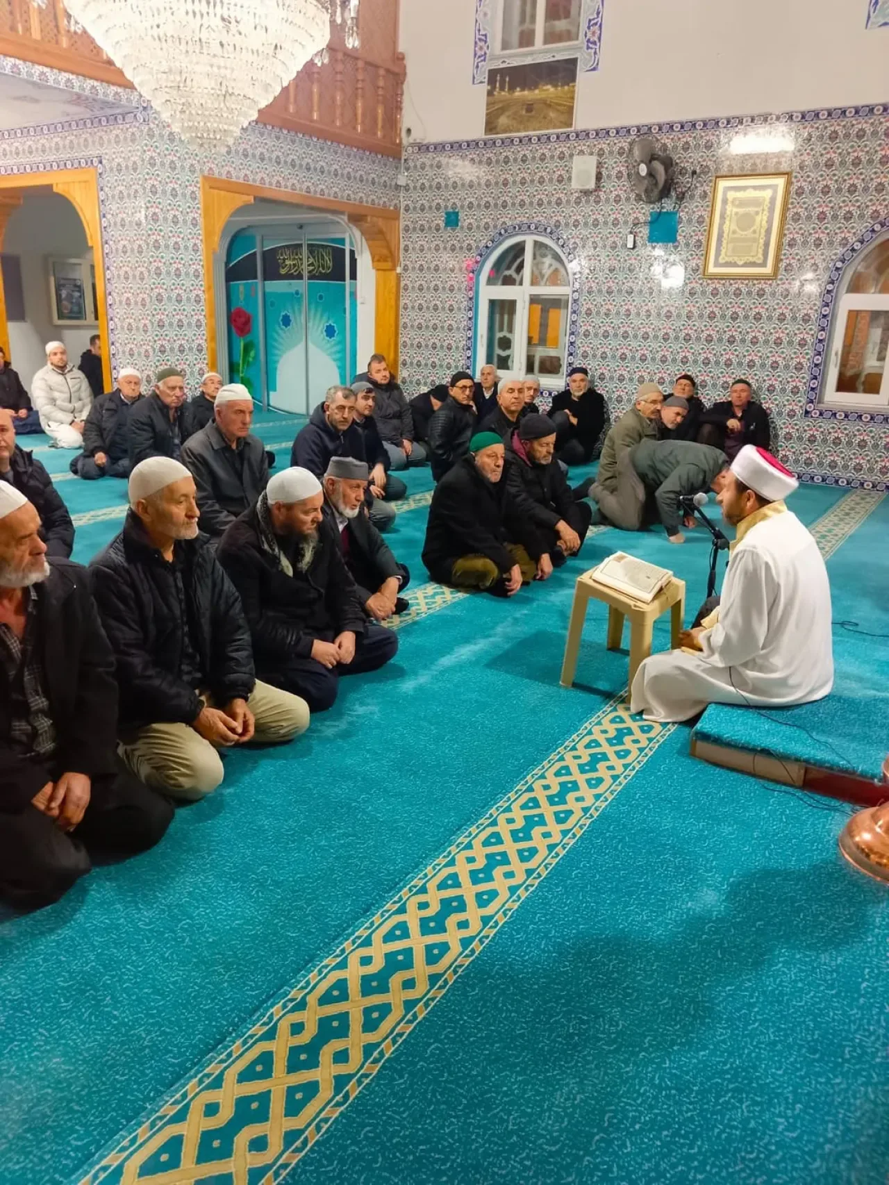 Bursa Osmangazi'de Yenibağlar Deryanur Camii'nde Sabah Namazı Buluşması Bursa Osmangazi'de Yenibağlar Deryanur Camii'nde Sabah Namazı Buluşması