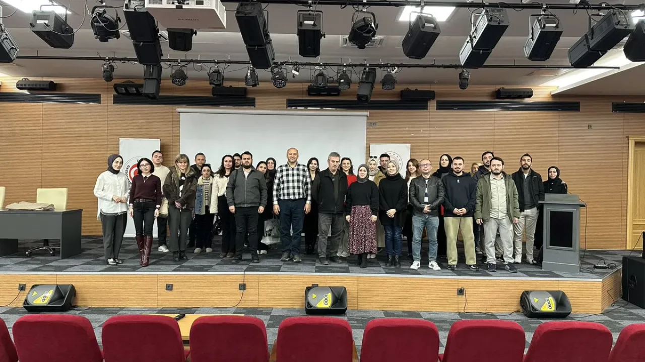 Gaziosmanpaşa'da Genç Ar-Ge Projesi İçin Okul Koordinatörleriyle Toplantı Yapıldı Gaziosmanpaşa'da Genç Ar-Ge Projesi İçin Okul Koordinatörleriyle Toplantı Yapıldı