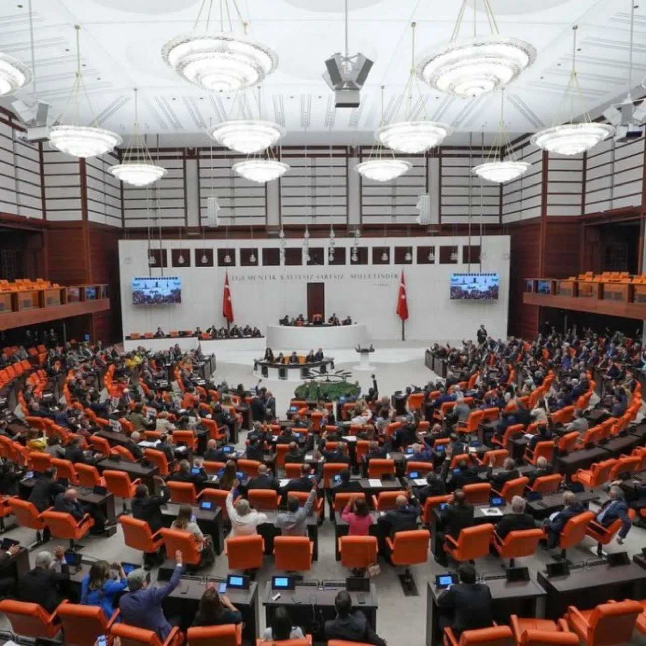 Vatandaşlardan TBMM'ye Çağrı: Haftada 4 Gün Çalışma ve Askerlikte Yeni Düzenlemeler İsteniyor Vatandaşlardan TBMM'ye Çağrı: Haftada 4 Gün Çalışma ve Askerlikte Yeni Düzenlemeler İsteniyor