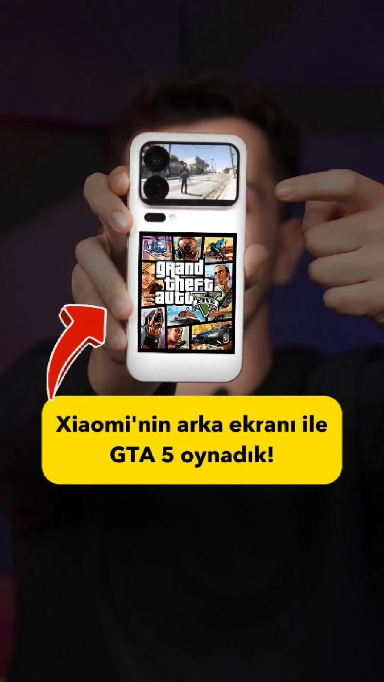 Xiaomi 17 Pro Max'in Arka Ekranından GTA 5 Oynandı Xiaomi 17 Pro Max'in Arka Ekranından GTA 5 Oynandı