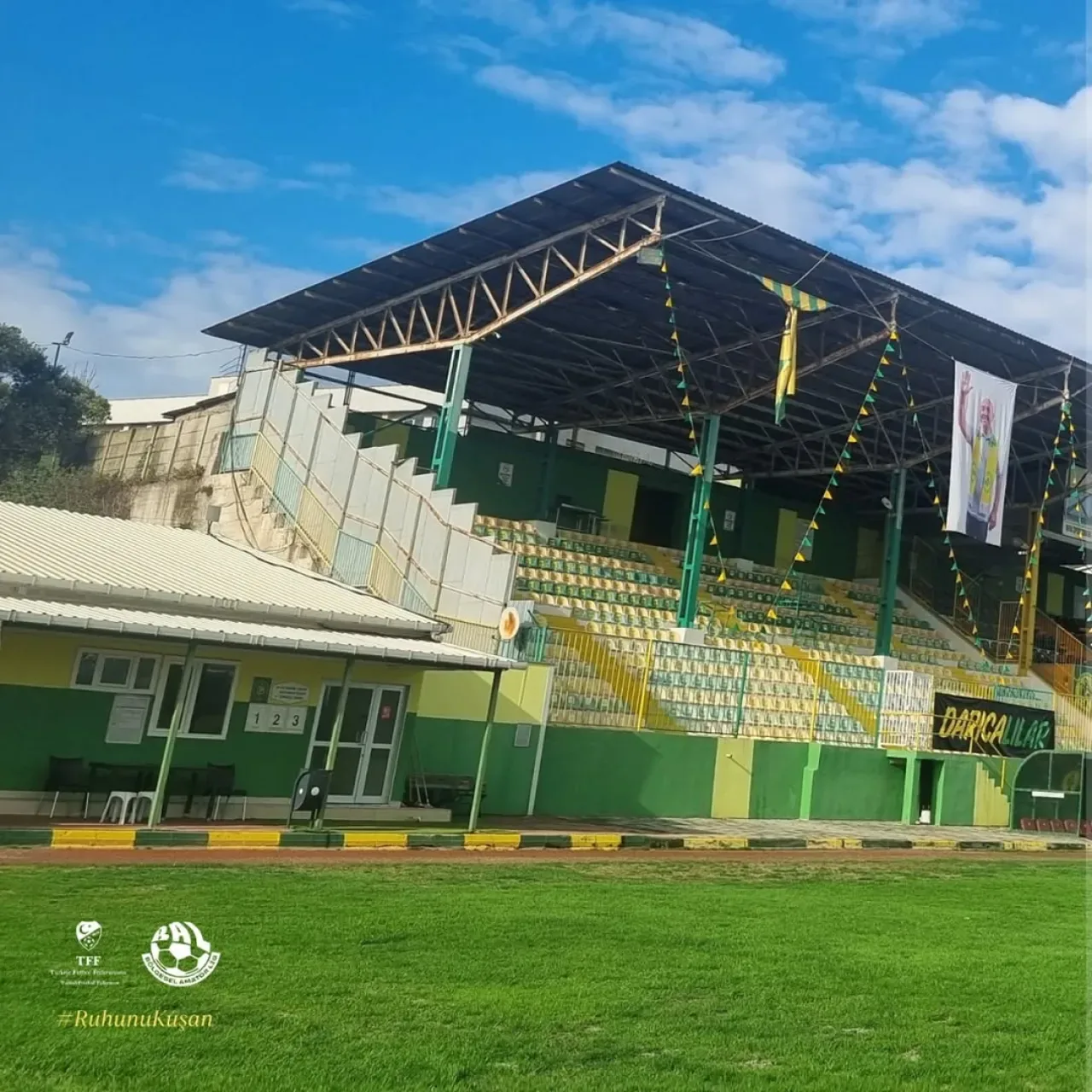 Darıca Gençlerbirliği Taraftarları Maç Öncesi Coşkulu Hazırlık Yaptı Darıca Gençlerbirliği Taraftarları Maç Öncesi Coşkulu Hazırlık Yaptı