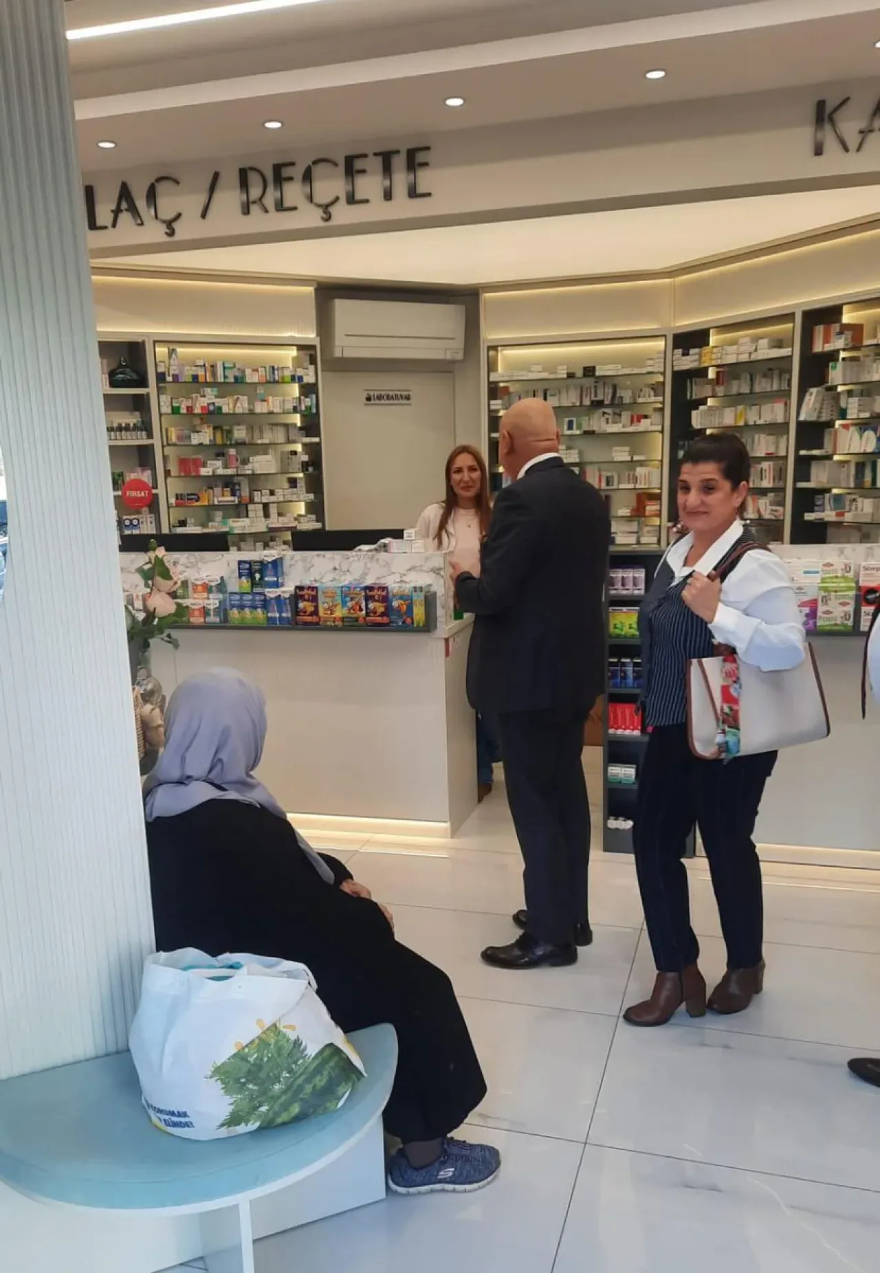 Çukurova'da MHP İlçe Teşkilatı Esnaf Ziyaretlerini Sürdürüyor Çukurova'da MHP İlçe Teşkilatı Esnaf Ziyaretlerini Sürdürüyor