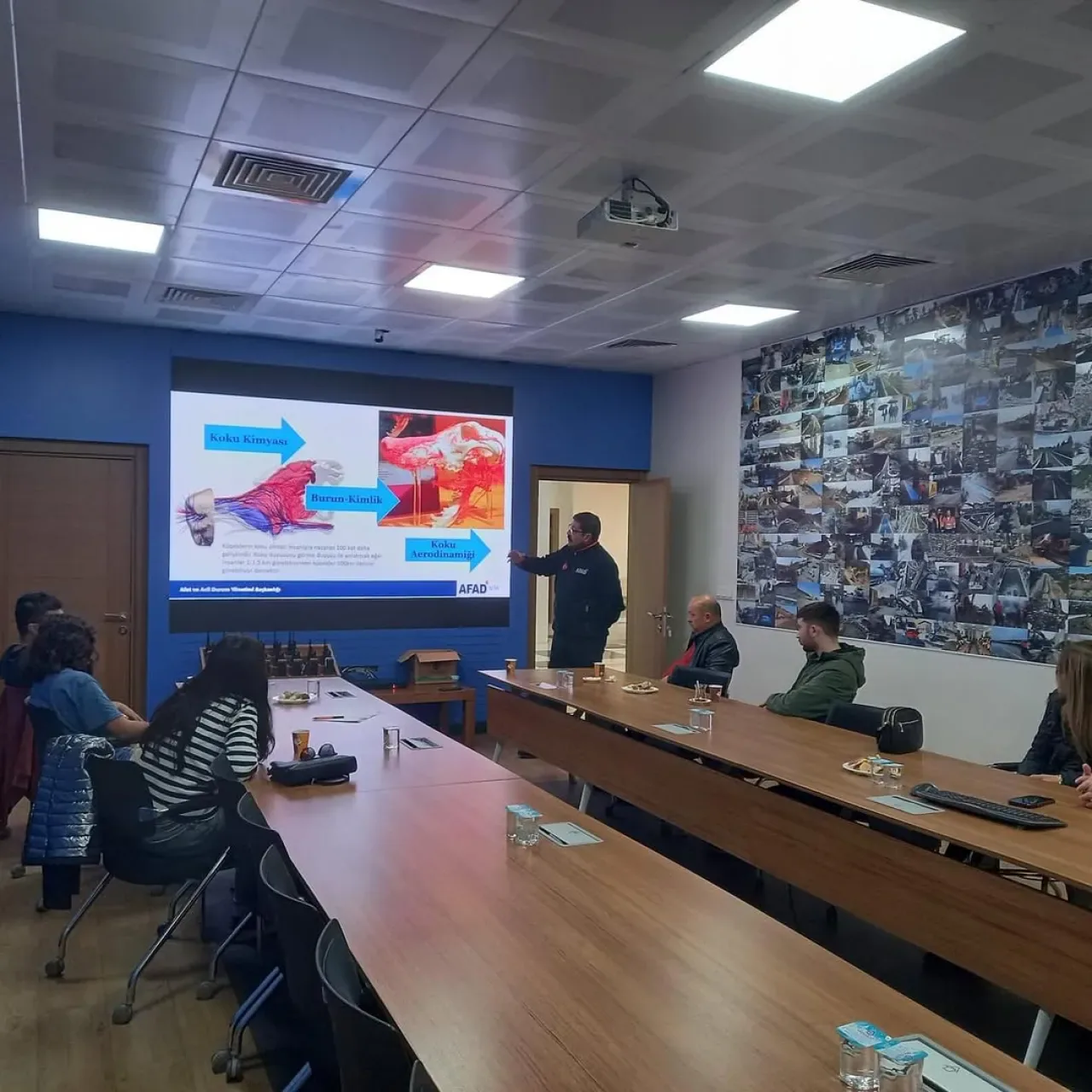 Pendik'te Afetlere Hazırlık İçin Köpekli Arama Kurtarma Eğitimi Düzenlendi Pendik'te Afetlere Hazırlık İçin Köpekli Arama Kurtarma Eğitimi Düzenlendi