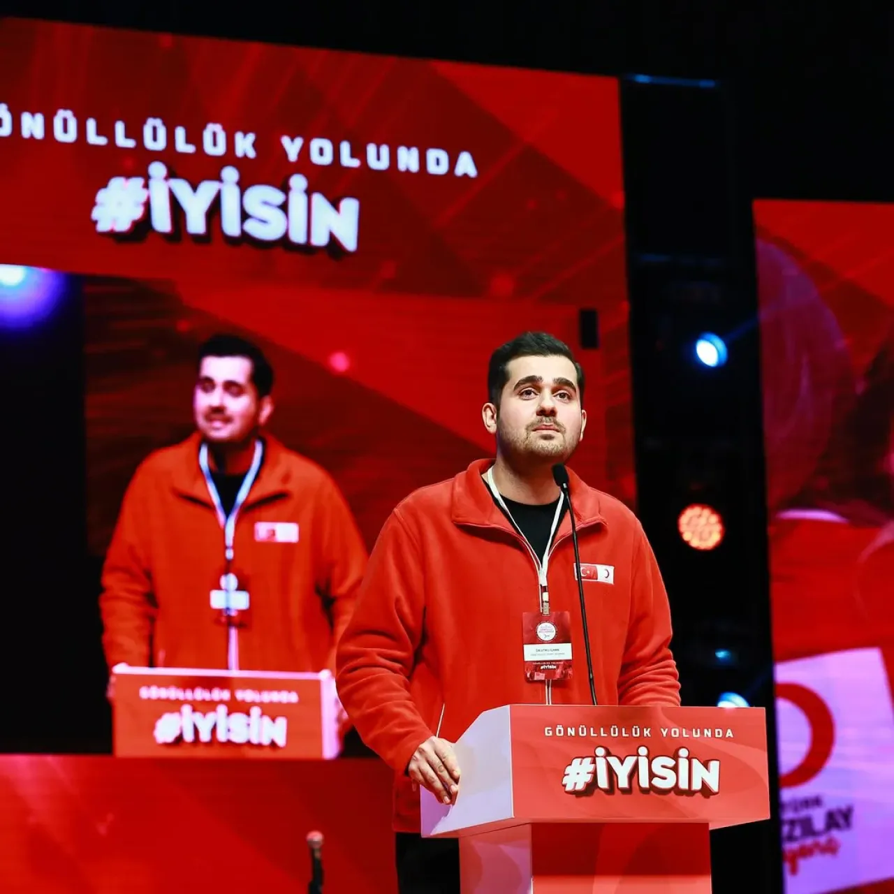 Genç Kızılay İstanbul'da Büyük Gönüllü Buluşmasına Ev Sahipliği Yaptı Genç Kızılay İstanbul'da Büyük Gönüllü Buluşmasına Ev Sahipliği Yaptı