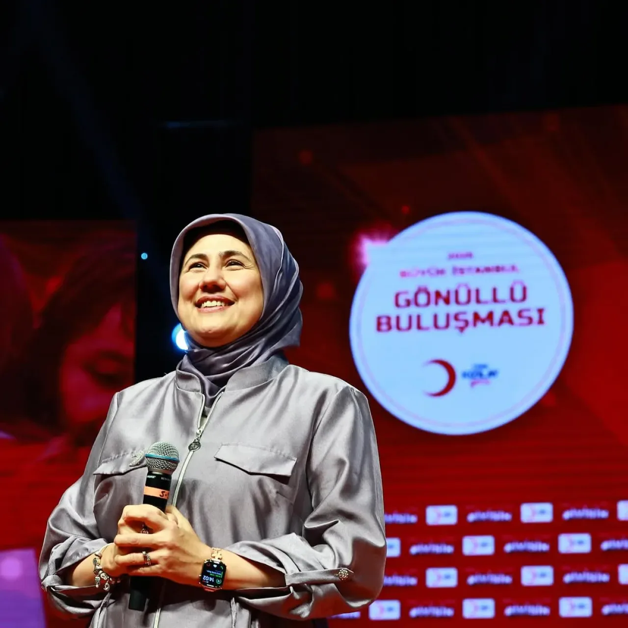 Genç Kızılay İstanbul'dan Büyük Gönüllü Buluşması Genç Kızılay İstanbul'dan Büyük Gönüllü Buluşması