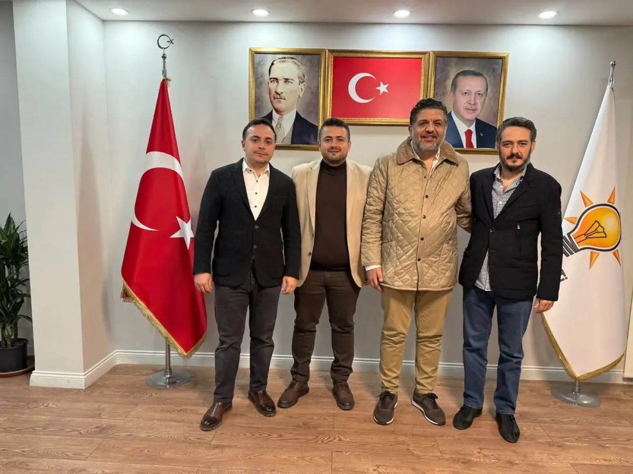 AK Parti Bahçelievler İlçe Başkanı Emrah Parlak, İş İnsanlarını Ağırladı AK Parti Bahçelievler İlçe Başkanı Emrah Parlak, İş İnsanlarını Ağırladı