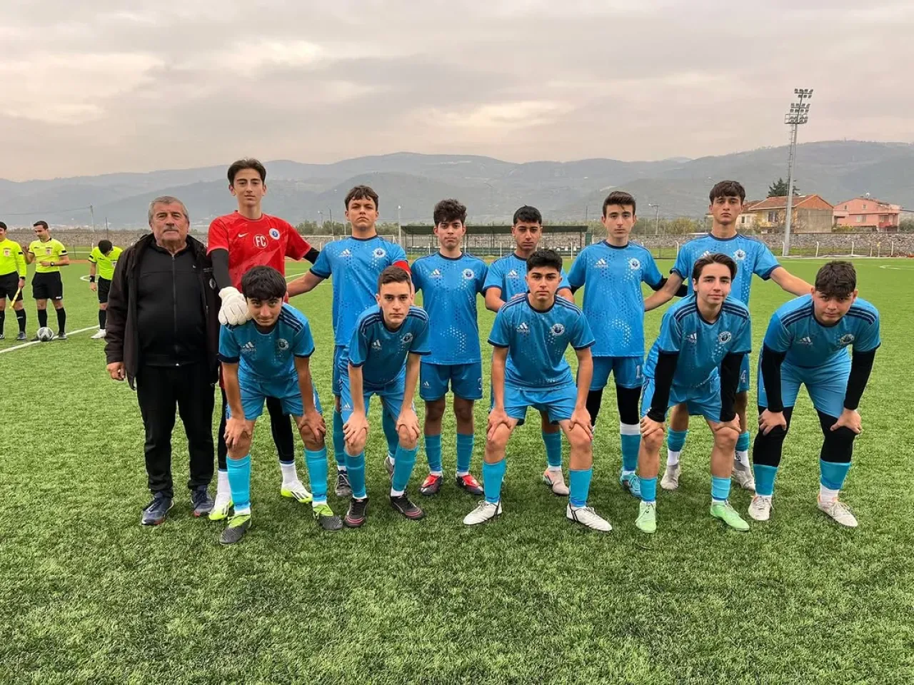 Gemlik Belediyespor U15 Takımı Sahada Mücadele Etti Gemlik Belediyespor U15 Takımı Sahada Mücadele Etti