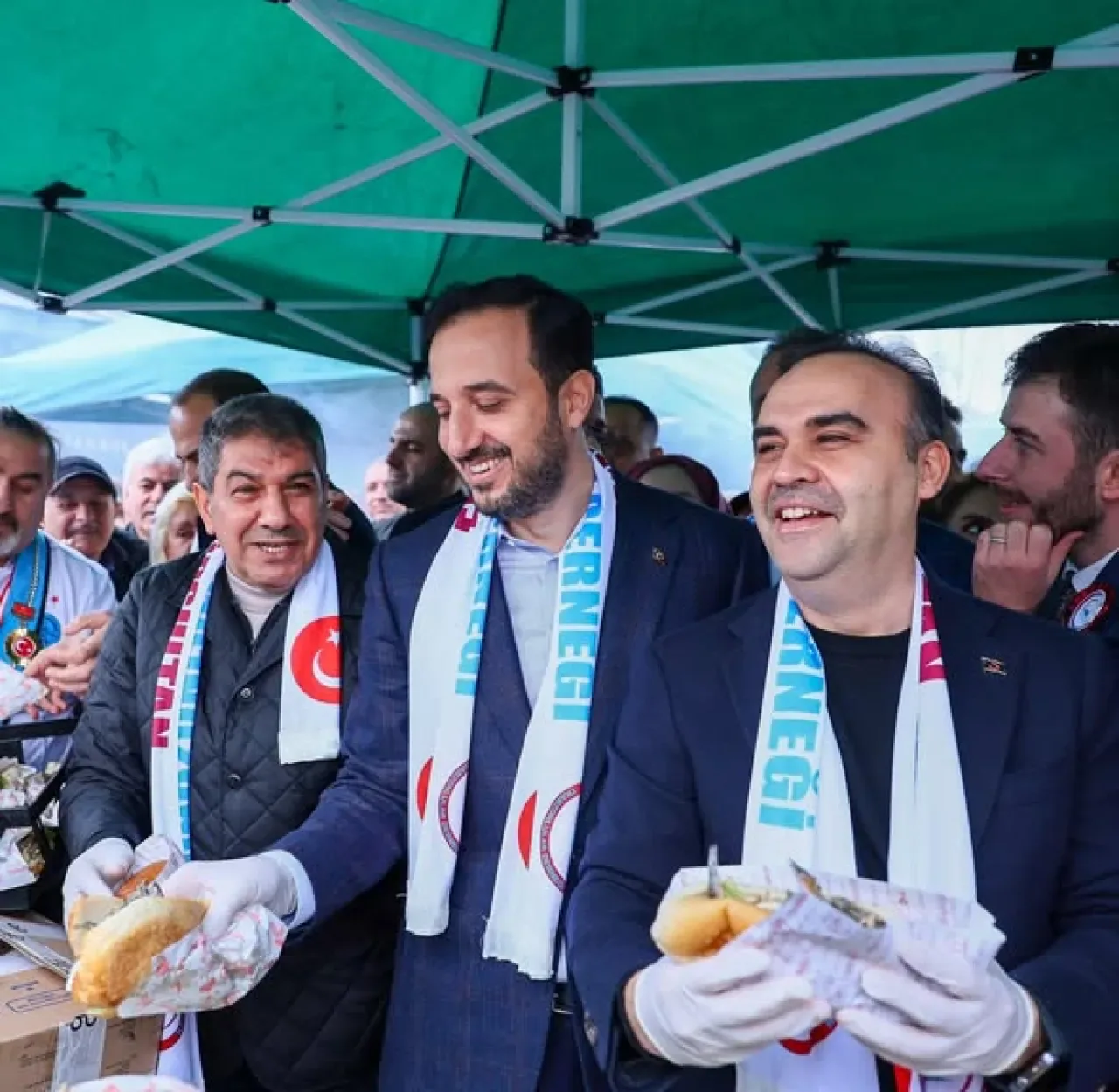 Bağcılar Belediye Başkan Adayı Abdullah Özdemir, Eyüpsultan'daki Hamsi Festivaline Katıldı Bağcılar Belediye Başkan Adayı Abdullah Özdemir, Eyüpsultan'daki Hamsi Festivaline Katıldı