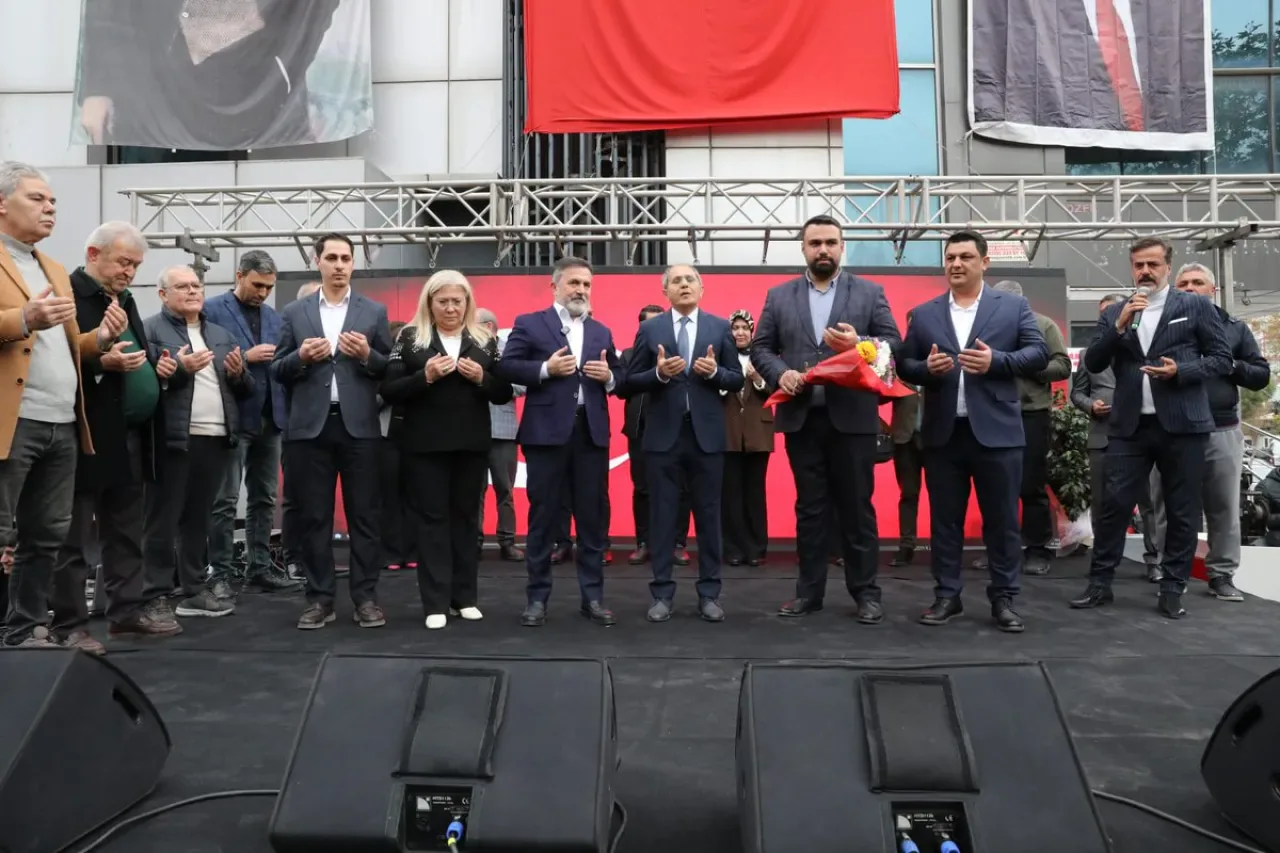 AK Parti Ceyhan İlçe Başkanlığı'nda Görev Devri AK Parti Ceyhan İlçe Başkanlığı'nda Görev Devri
