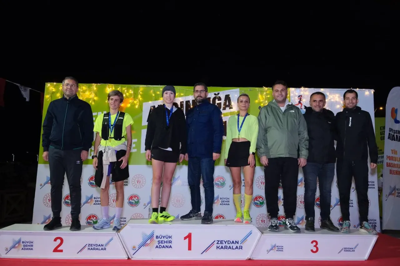Adana'da En Uzun Gece Sporla Aydınlandı Adana'da En Uzun Gece Sporla Aydınlandı