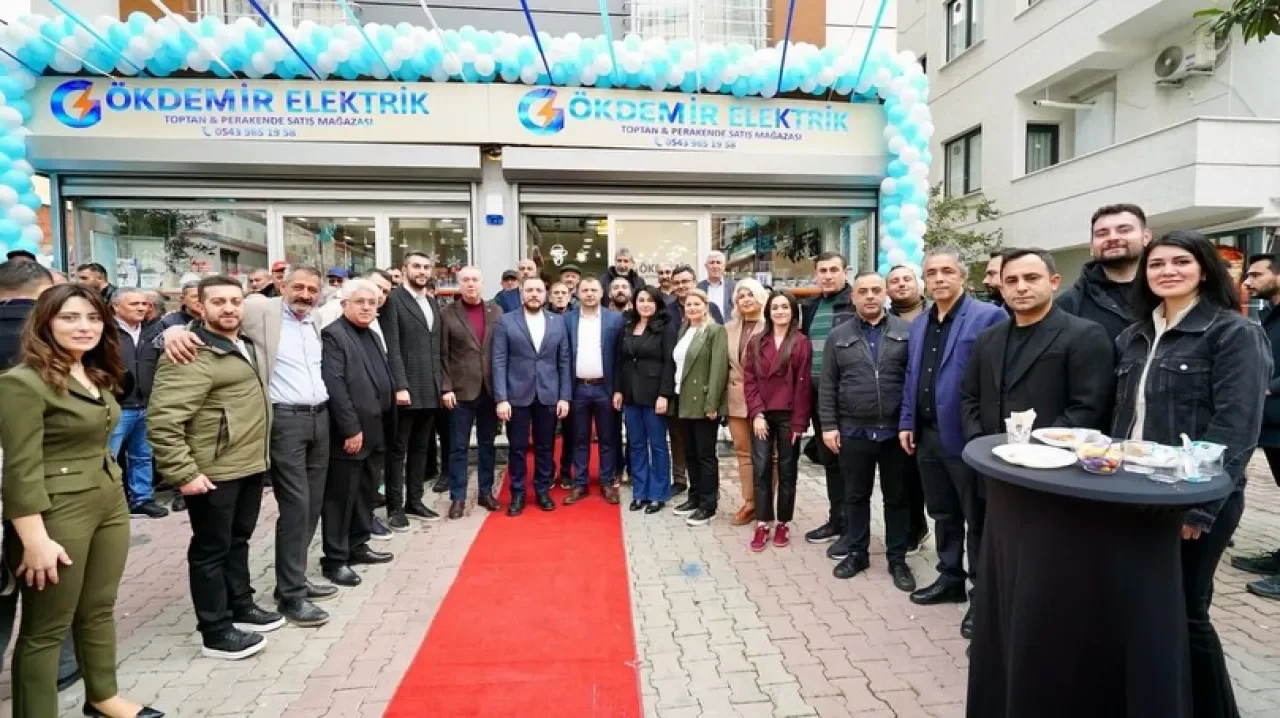 CHP Kartal Kadın Kolu, Dayanışma ve Anma Etkinliklerinde Yer Aldı CHP Kartal Kadın Kolu, Dayanışma ve Anma Etkinliklerinde Yer Aldı