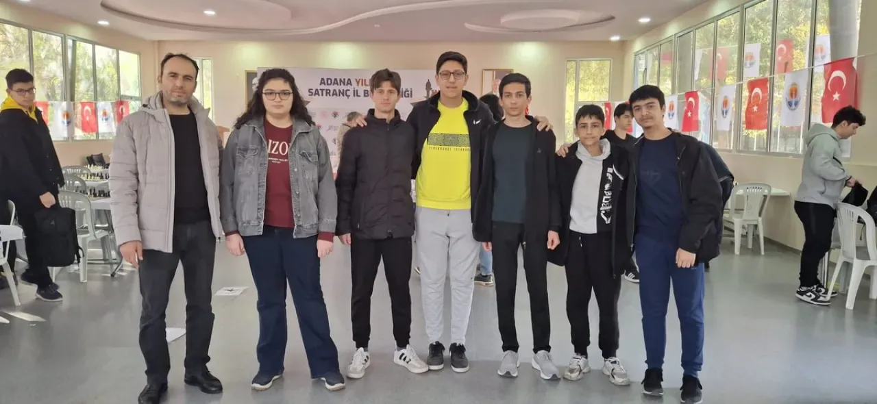 İsmail Safa Özler Anadolu Lisesi Öğrencileri Adana Satranç Turnuvasında Fırtına Gibi Esti İsmail Safa Özler Anadolu Lisesi Öğrencileri Adana Satranç Turnuvasında Fırtına Gibi Esti