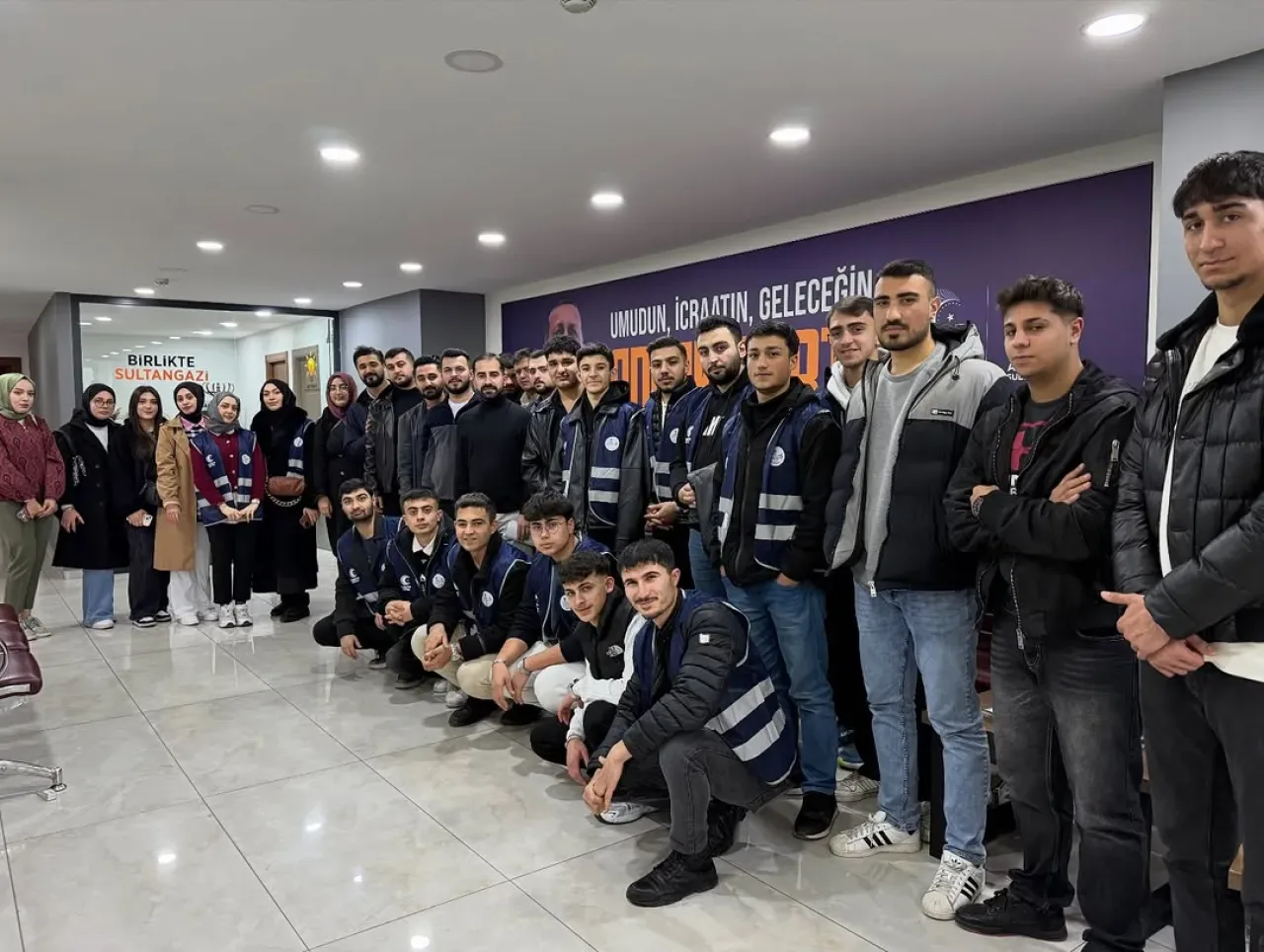AK Gençlik Sultangazi'de Yeni Üyelerle Anlamlı Buluşma AK Gençlik Sultangazi'de Yeni Üyelerle Anlamlı Buluşma