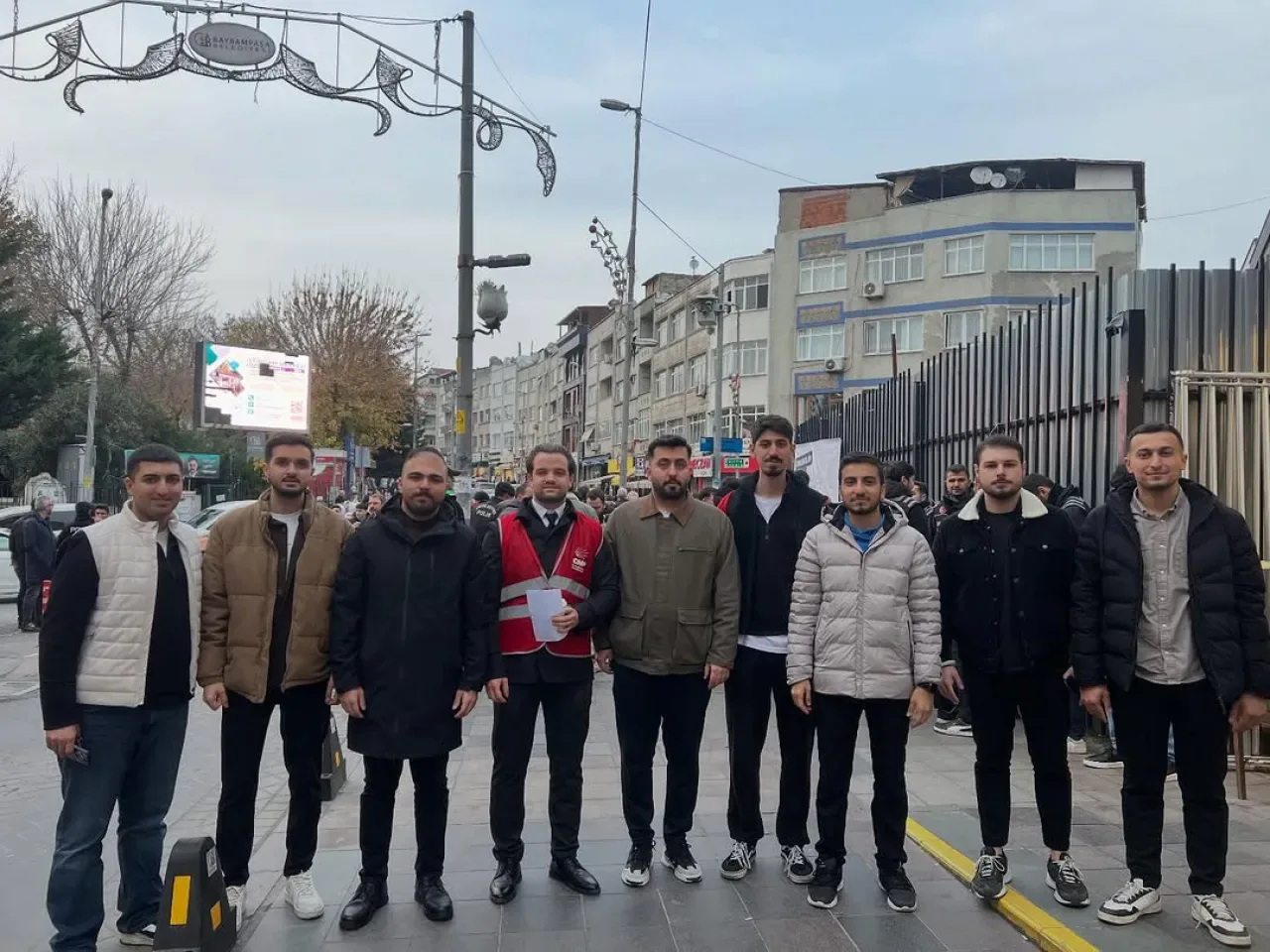 CHP Kağıthane Gençlik Kolları, Bayrampaşa Belediye Başkanı Hasan Mutlu İçin Yürüyüşe Katıldı CHP Kağıthane Gençlik Kolları, Bayrampaşa Belediye Başkanı Hasan Mutlu İçin Yürüyüşe Katıldı