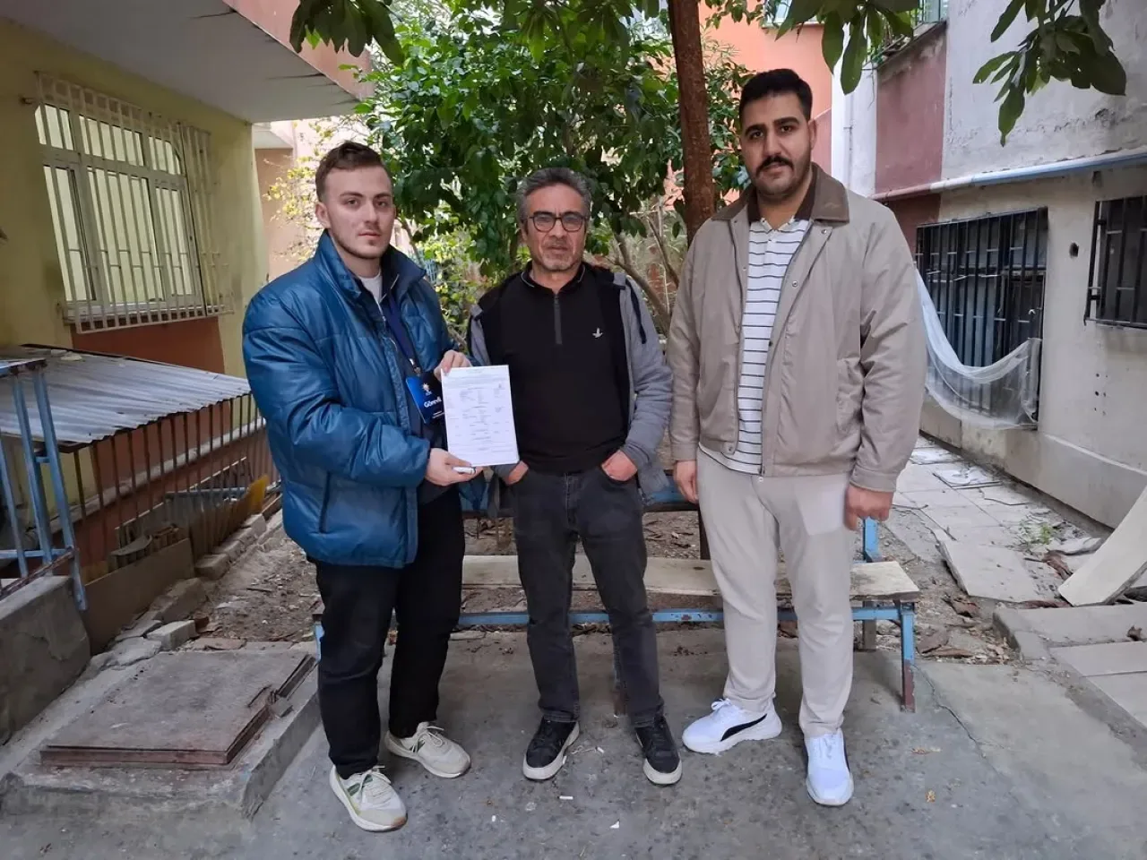 AK Parti Genç Güngören, Güven Mahallesi'nde Seçmen Ziyaretleri Gerçekleştirdi AK Parti Genç Güngören, Güven Mahallesi'nde Seçmen Ziyaretleri Gerçekleştirdi