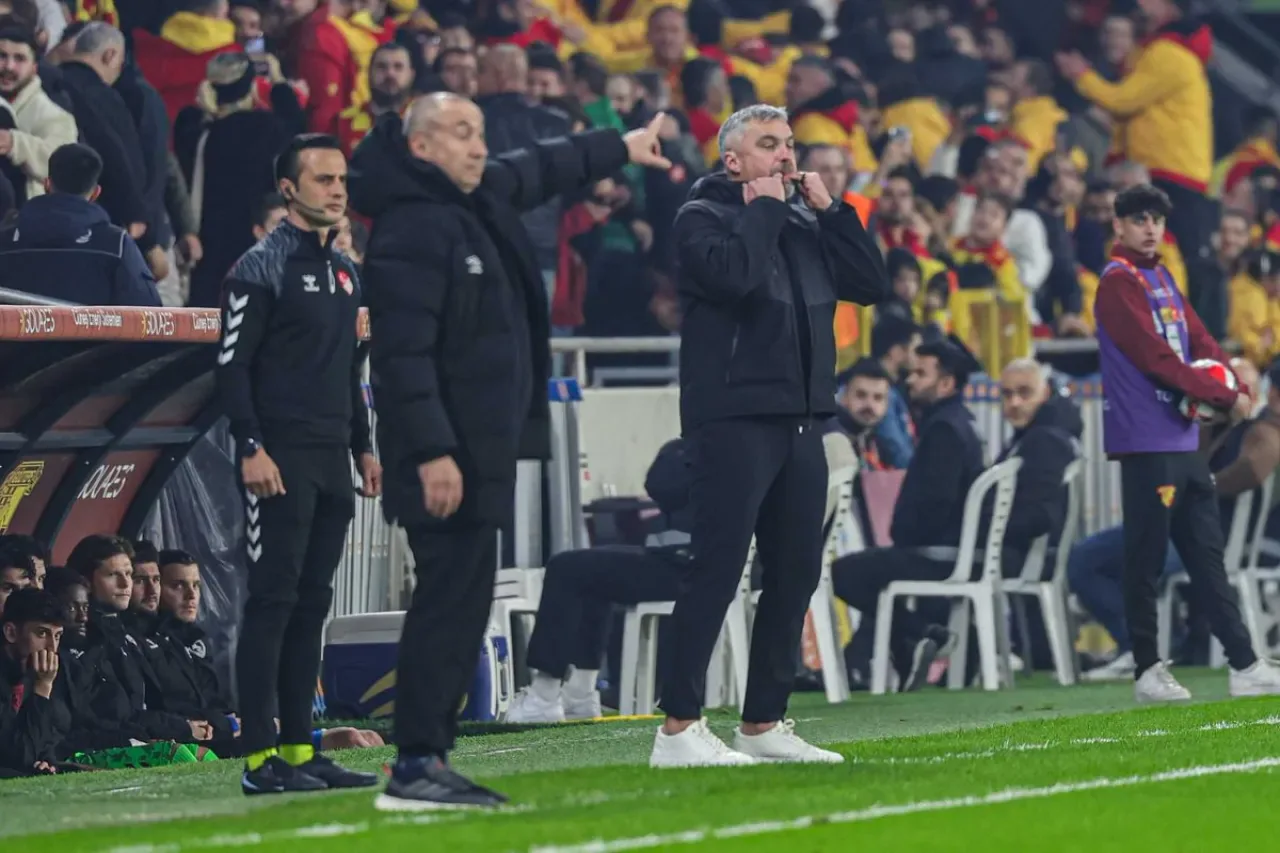 Beşiktaş Teknik Direktörü Thomas Reis: Yorgunluk Maçın Gidişatını Etkiledi Beşiktaş Teknik Direktörü Thomas Reis: Yorgunluk Maçın Gidişatını Etkiledi