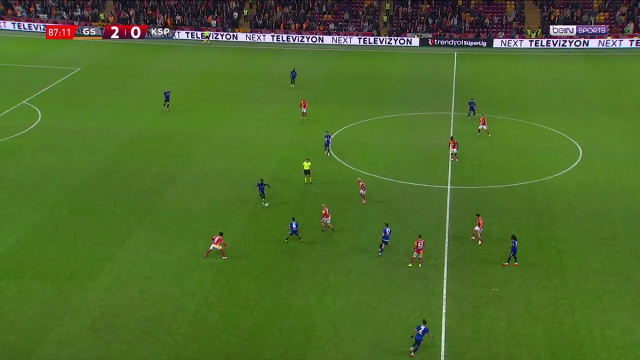 Mauro Icardi, Gheorghe Hagi'yi Geride Bırakarak Galatasaray'da Tarihi Gol Rekoru Kırdı Mauro Icardi, Gheorghe Hagi'yi Geride Bırakarak Galatasaray'da Tarihi Gol Rekoru Kırdı