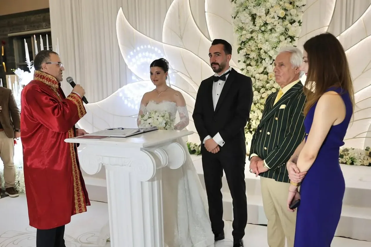Derince'de Üç Çiftin Nikah Töreni Gerçekleşti Derince'de Üç Çiftin Nikah Töreni Gerçekleşti