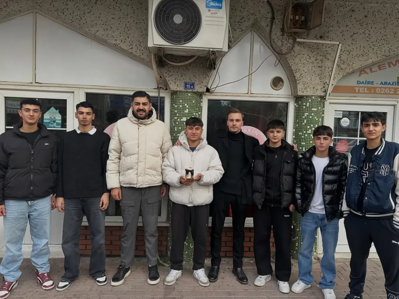 AK Parti Derince Gençlik Kolları Üyesi Muharrem Güneri'nin Doğum Günü Kutlandı AK Parti Derince Gençlik Kolları Üyesi Muharrem Güneri'nin Doğum Günü Kutlandı