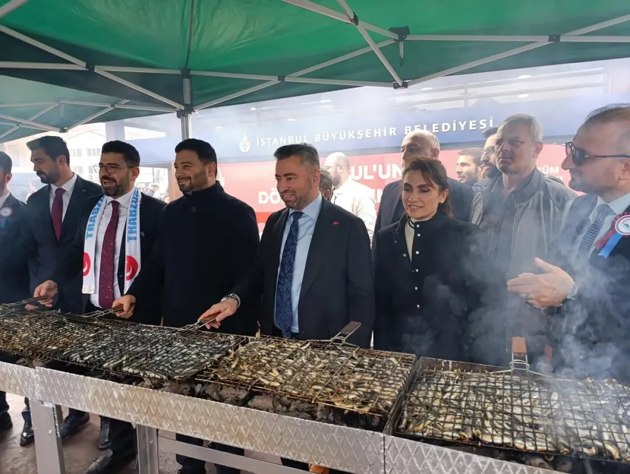 AK Parti Kağıthane İlçe Başkanı ve Belediye Başkanı Eyüpsultan Hamsi Festivali'ne Katıldı AK Parti Kağıthane İlçe Başkanı ve Belediye Başkanı Eyüpsultan Hamsi Festivali'ne Katıldı